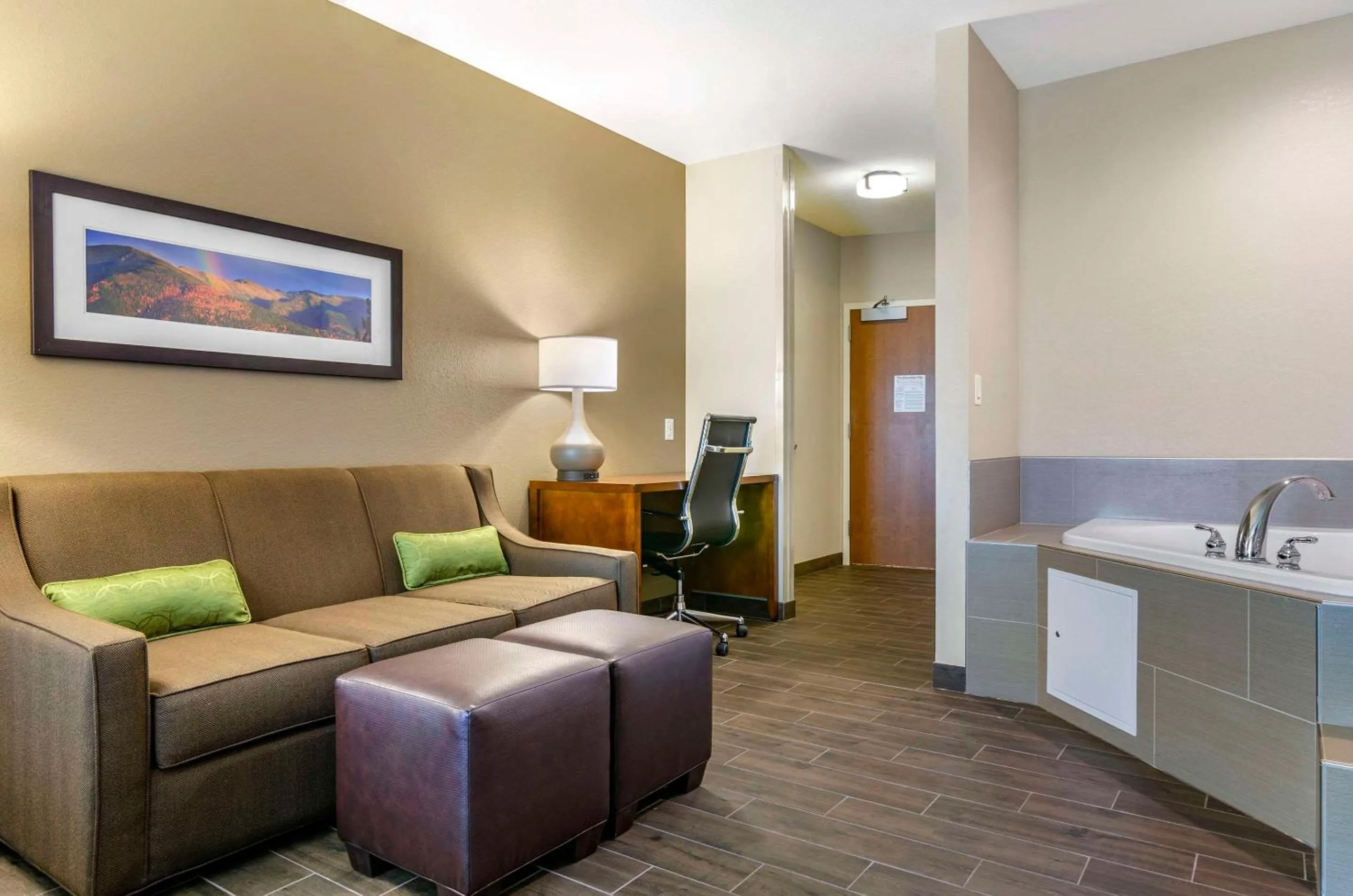 Bedroom in Comfort Suites Helena Airport