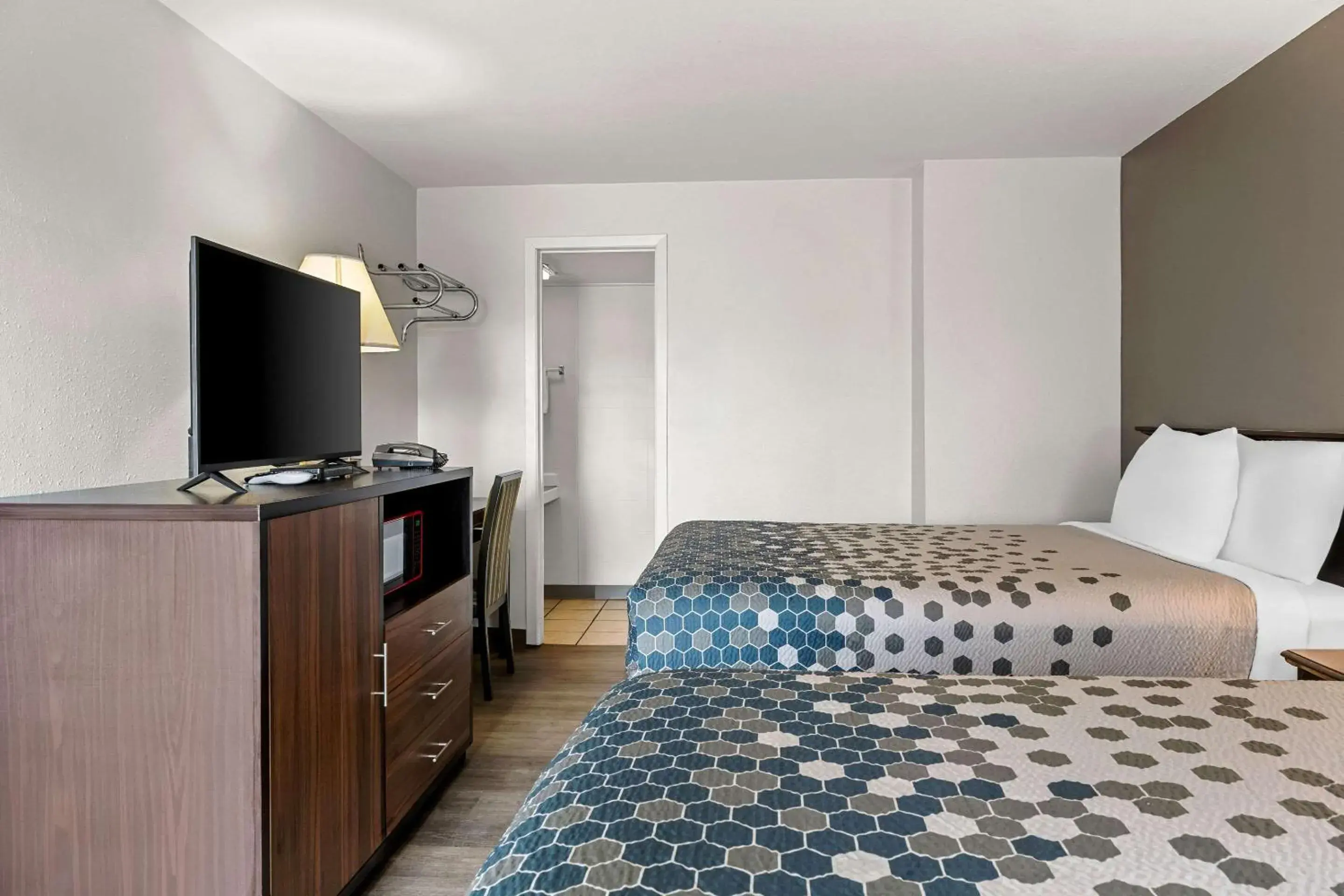 Queen Room with Two Queen Beds - Non-Smoking in FairBridge Inn Express Billings Airport Queen Room with Two Queen Beds - Non-Smoking in FairBridge Inn Express Billings Airport