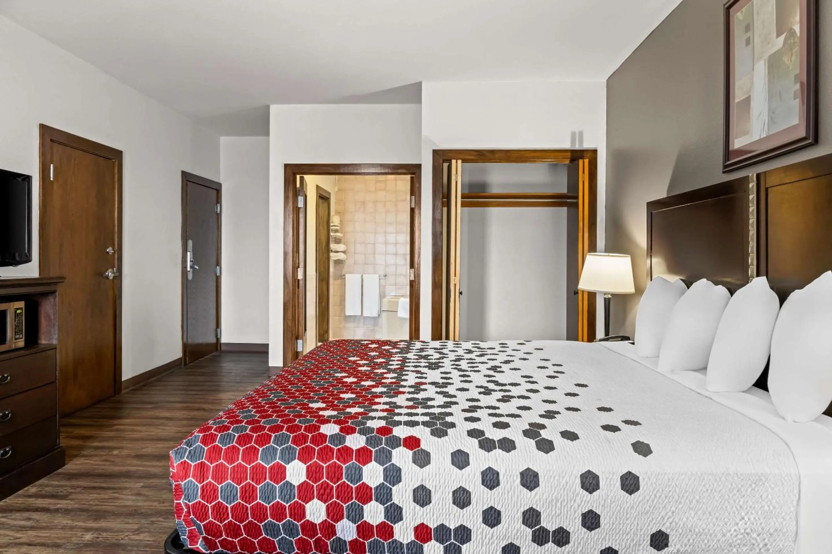 Bedroom, Bed in FairBridge Inn Express Billings Airport