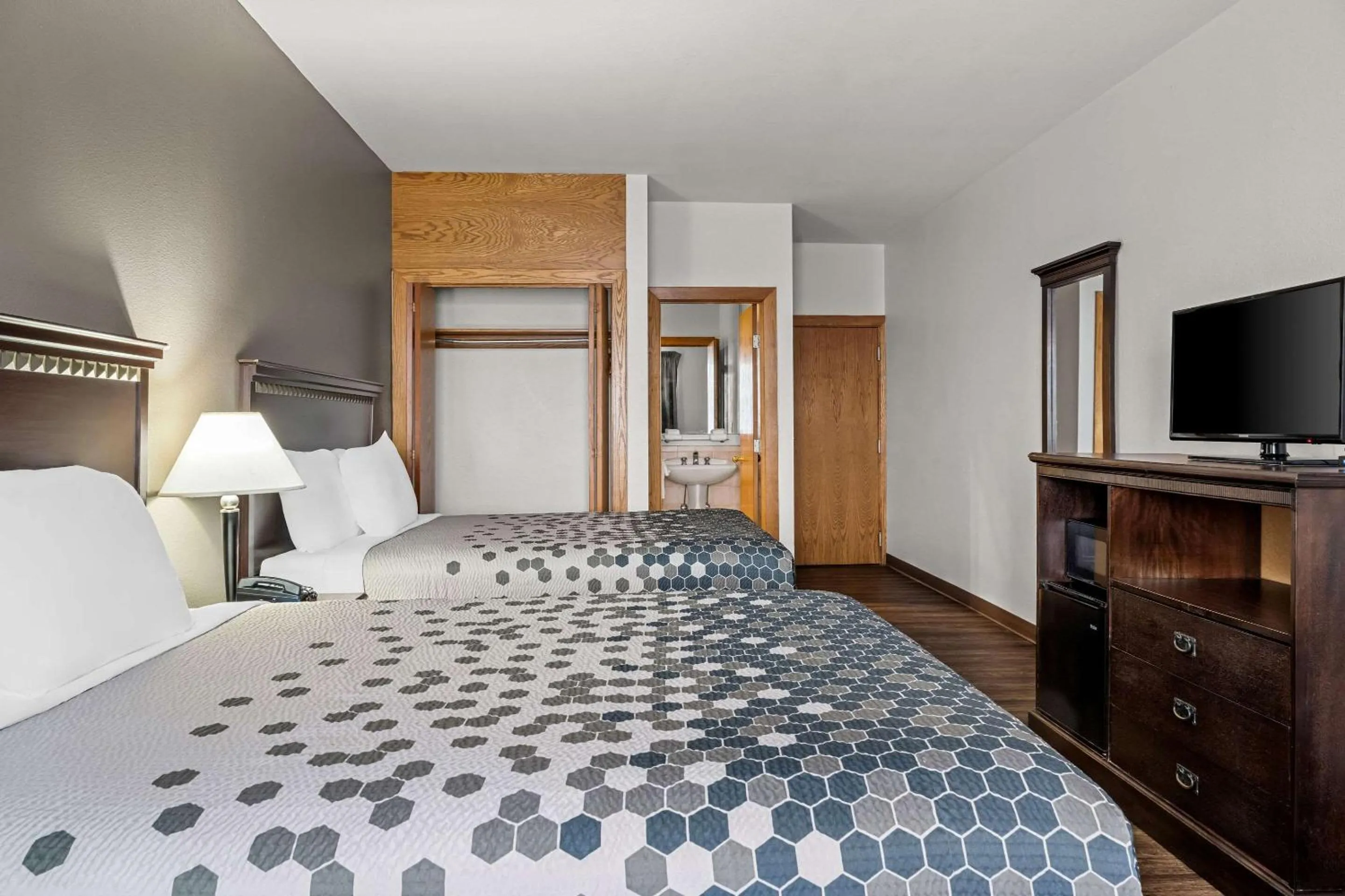 Bedroom, Bed in FairBridge Inn Express Billings Airport