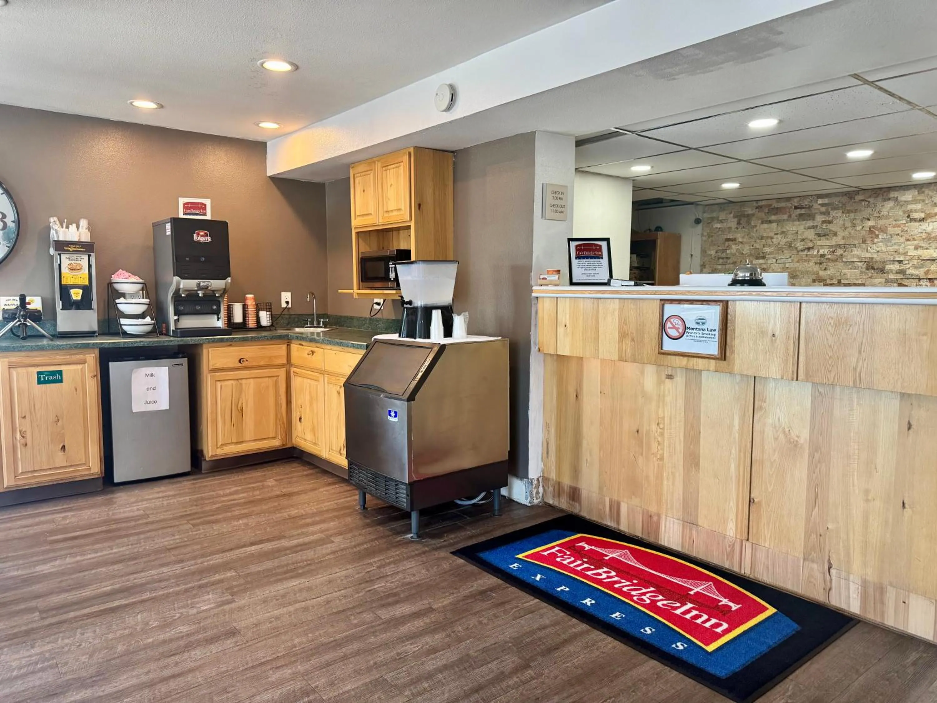Lobby or reception in FairBridge Inn Express Billings Airport