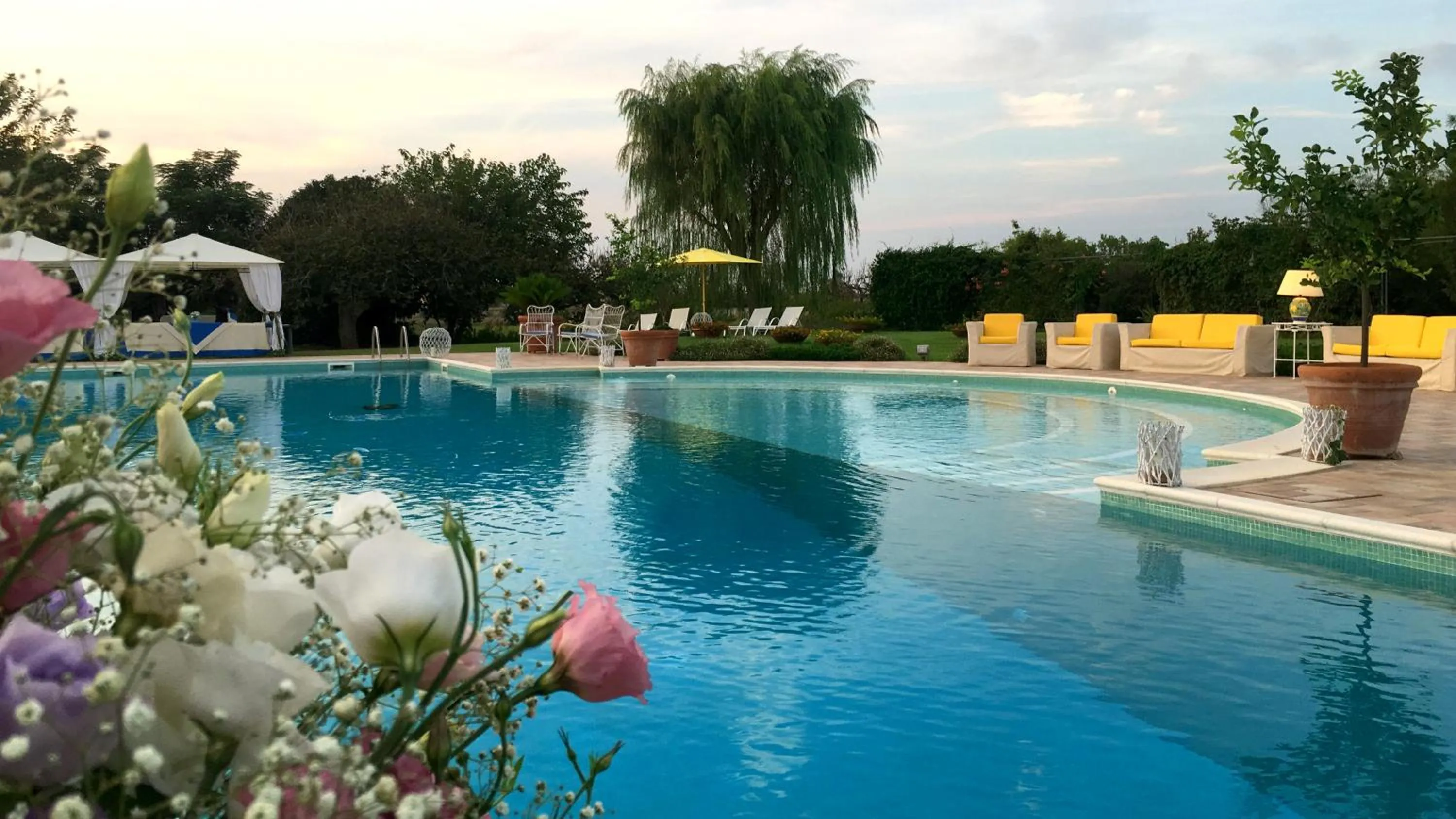 Swimming pool in Tenuta DonnAnna Agriturismo&Glamping