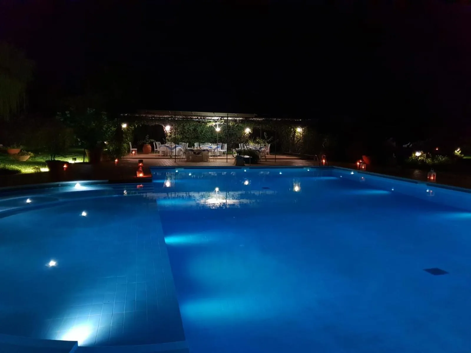 Swimming pool in Tenuta DonnAnna Agriturismo&Glamping