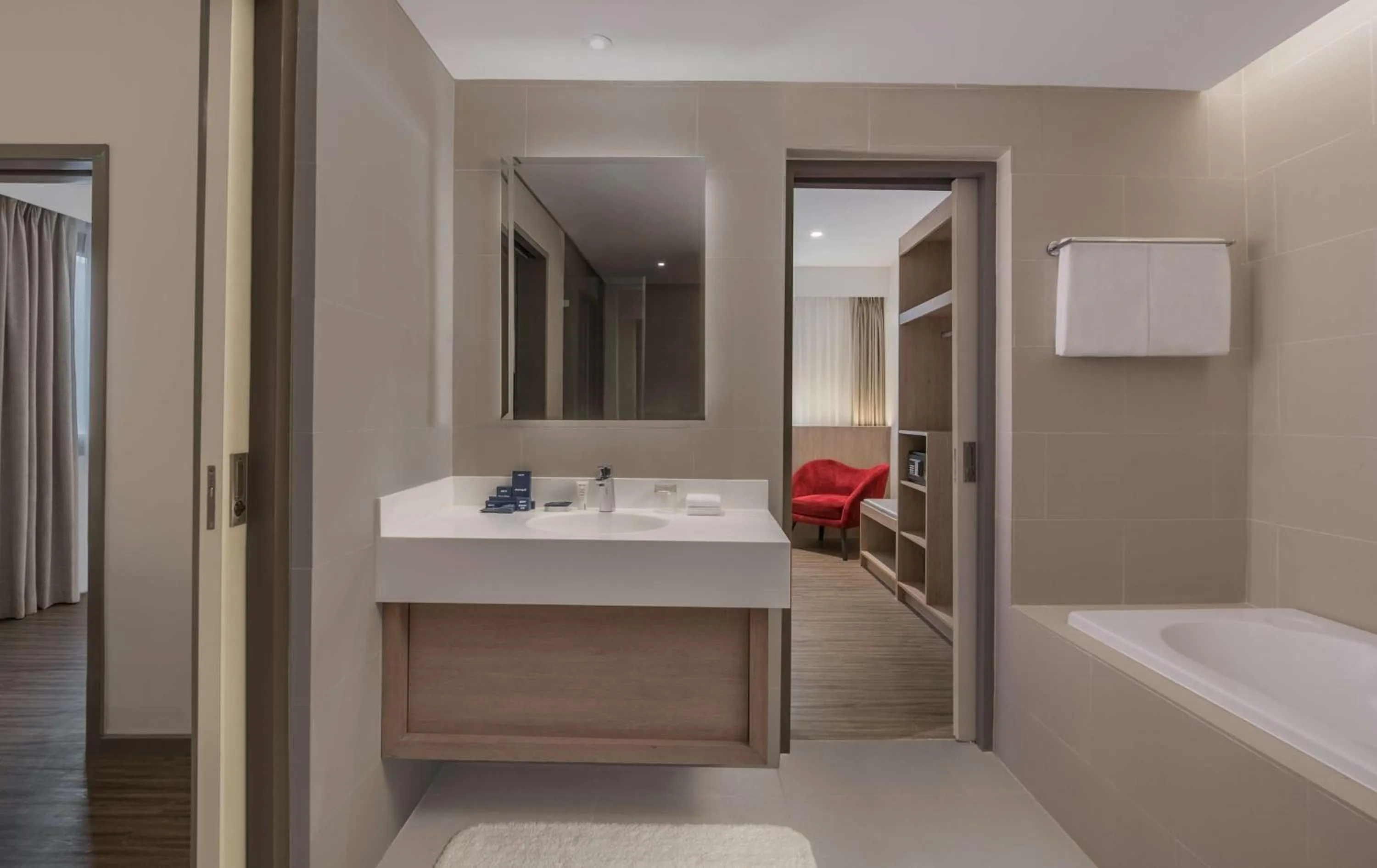 Bathroom, Bed in Park Inn by Radisson North Edsa