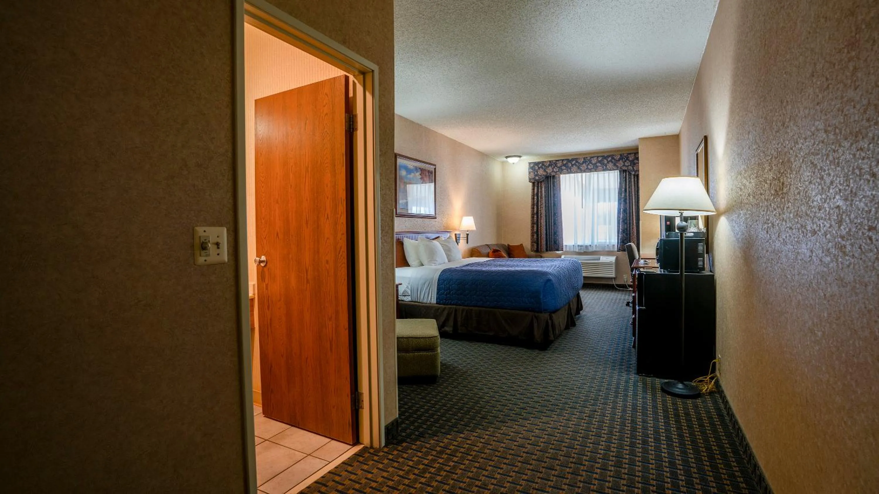 Photo of the whole room, Bed in Miles City Hotel