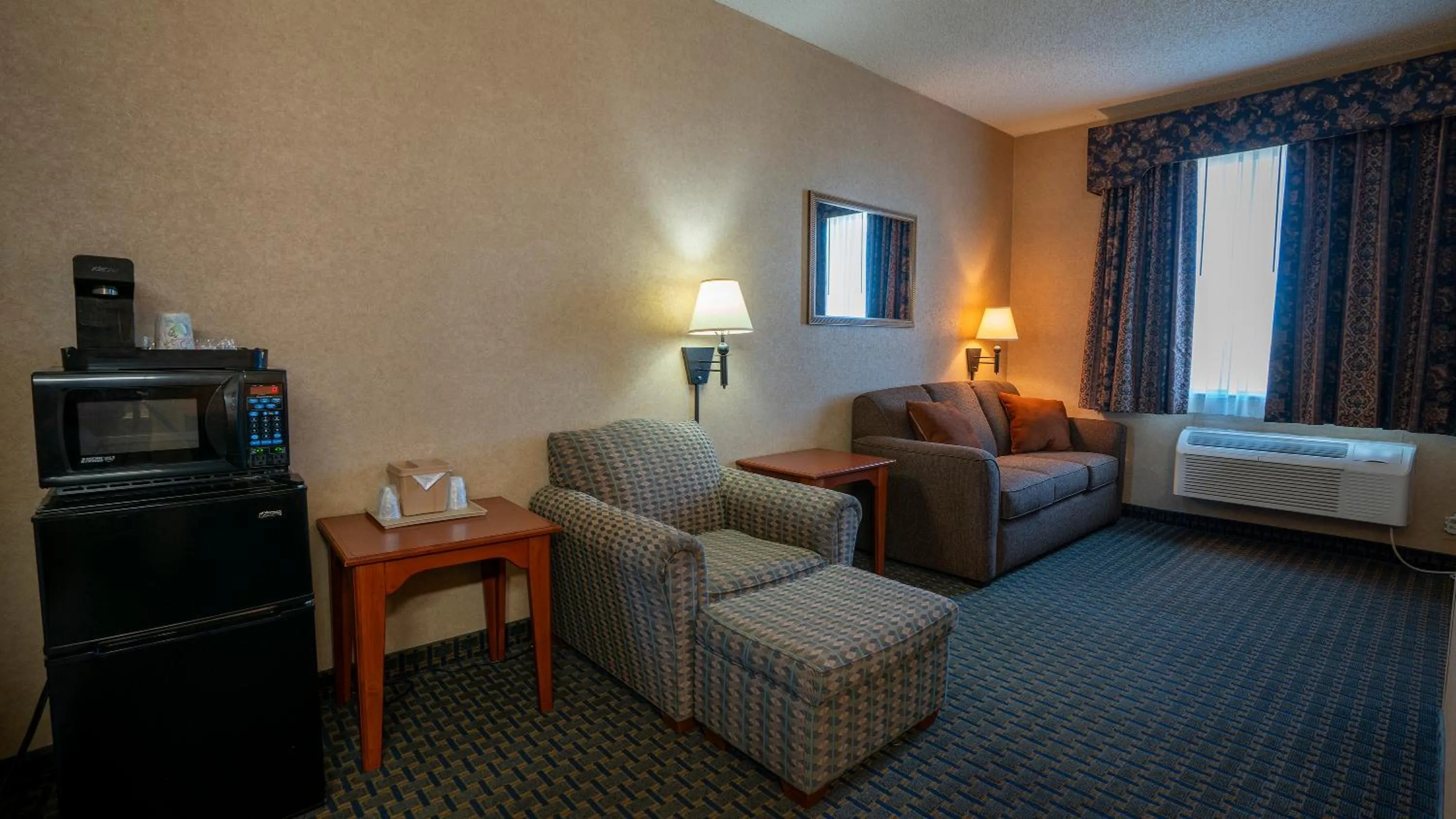 Photo of the whole room, Bed in Miles City Hotel