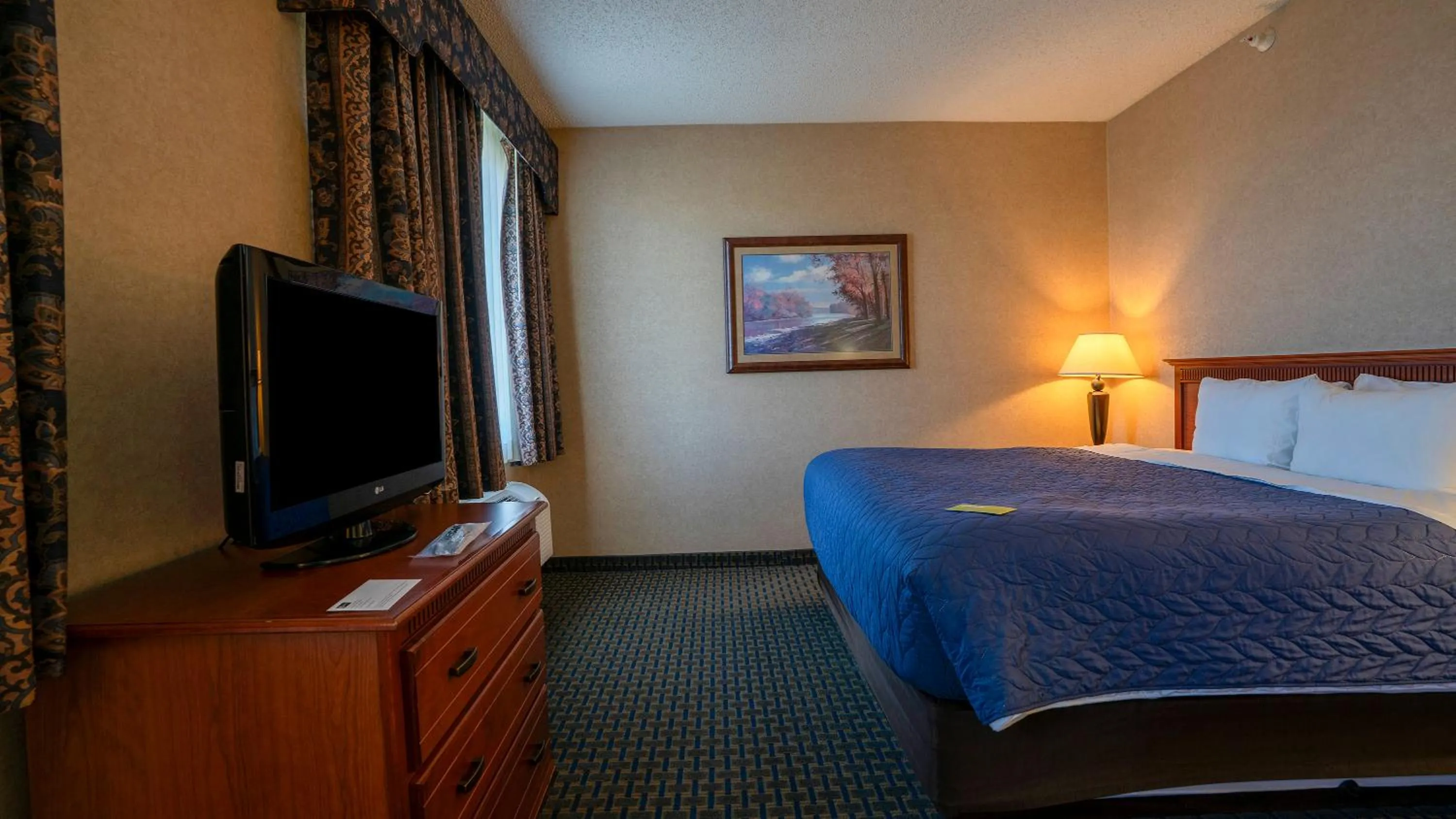 Photo of the whole room, Bed in Miles City Hotel