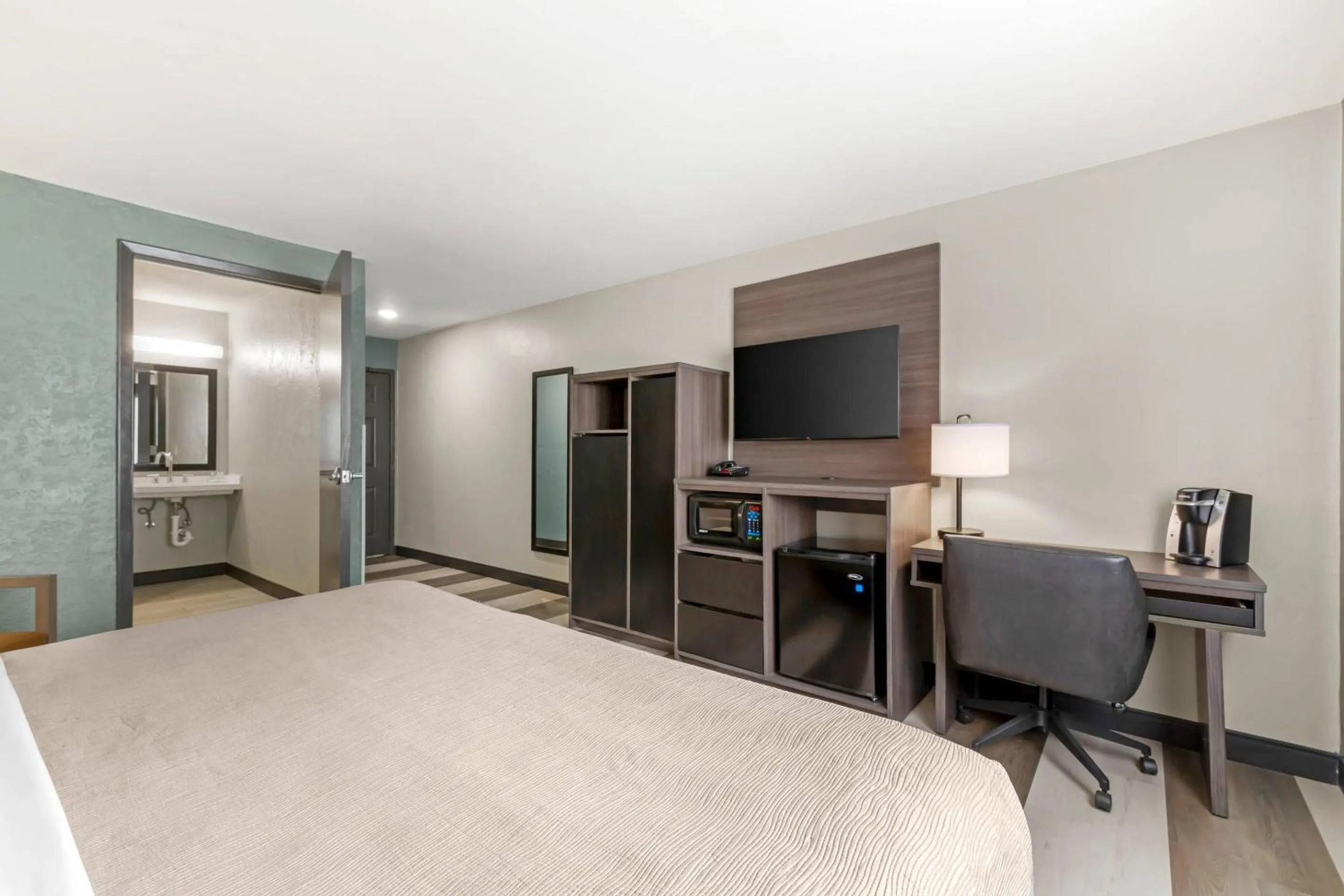 Bedroom, Bed in Quality Inn Dillon I-15