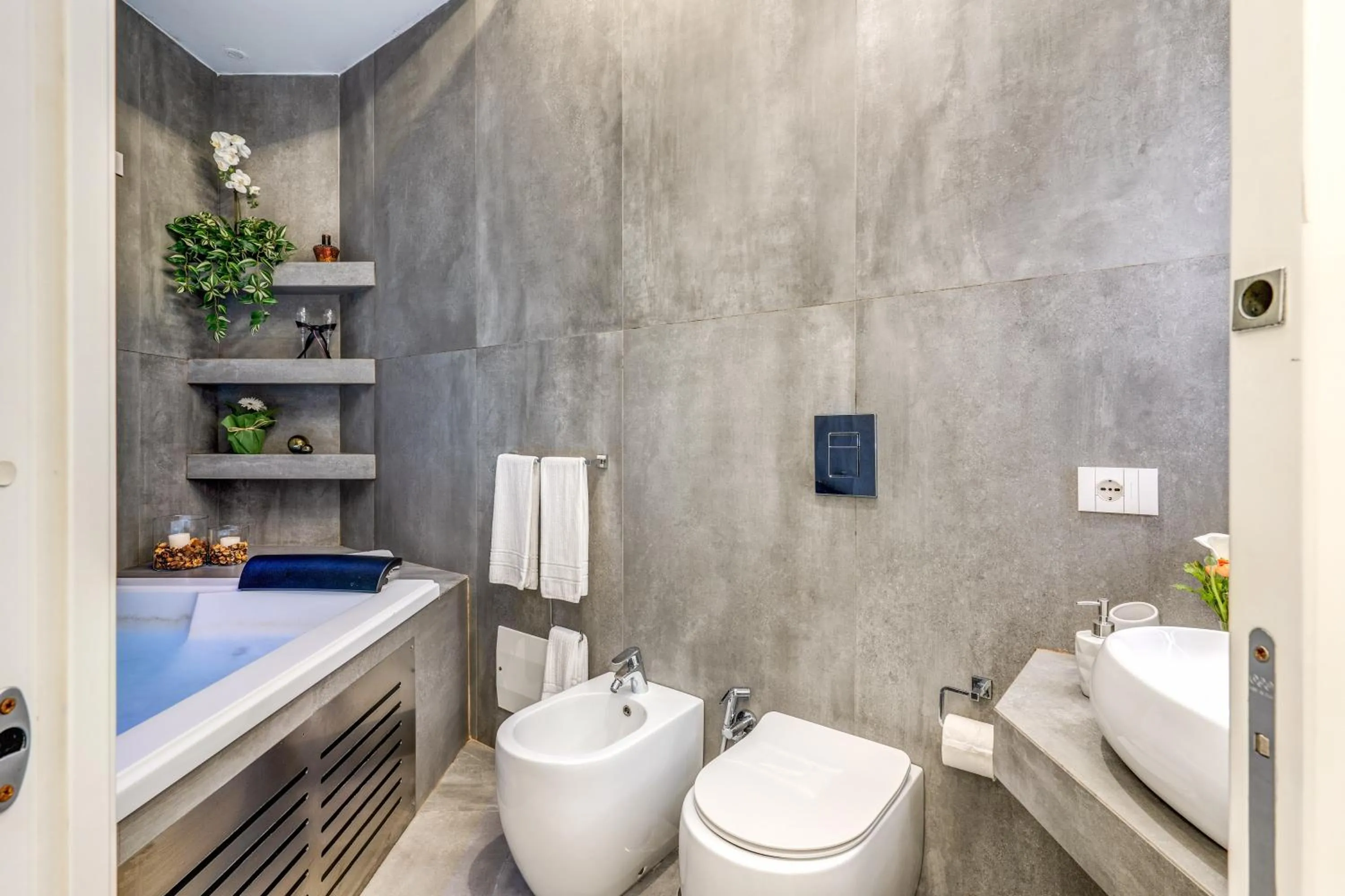 Shower in Gallery Suite Naples