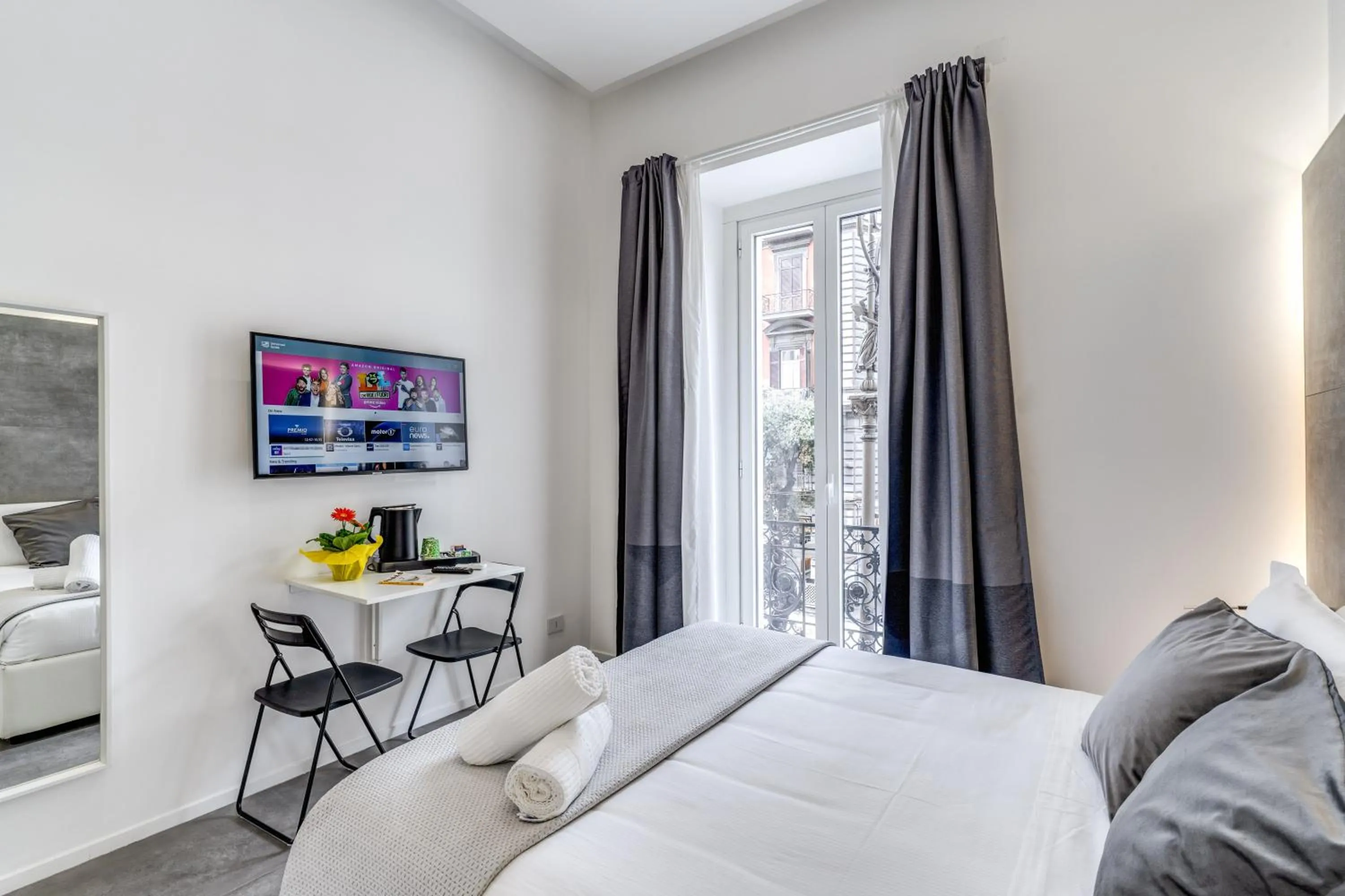 Bed in Gallery Suite Naples