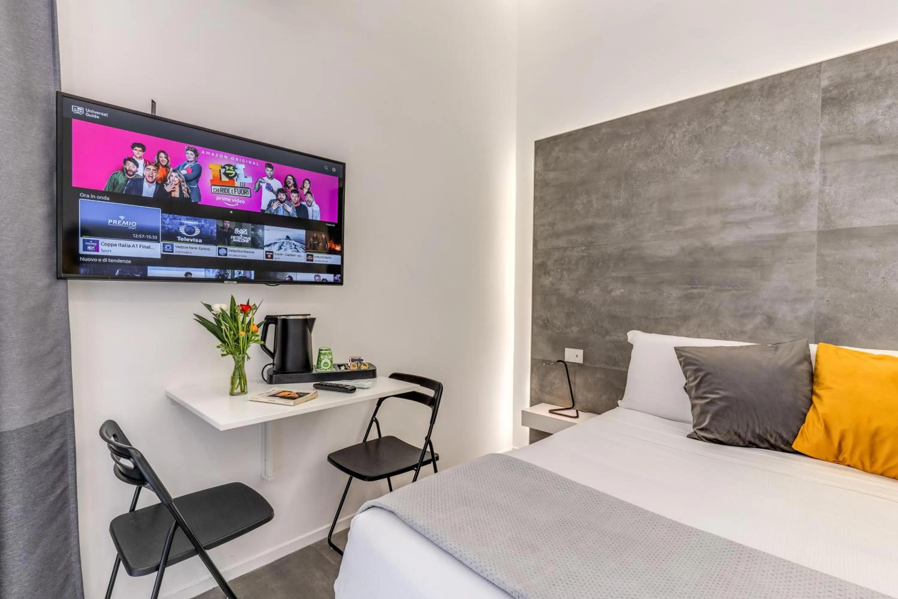 Bed in Gallery Suite Naples