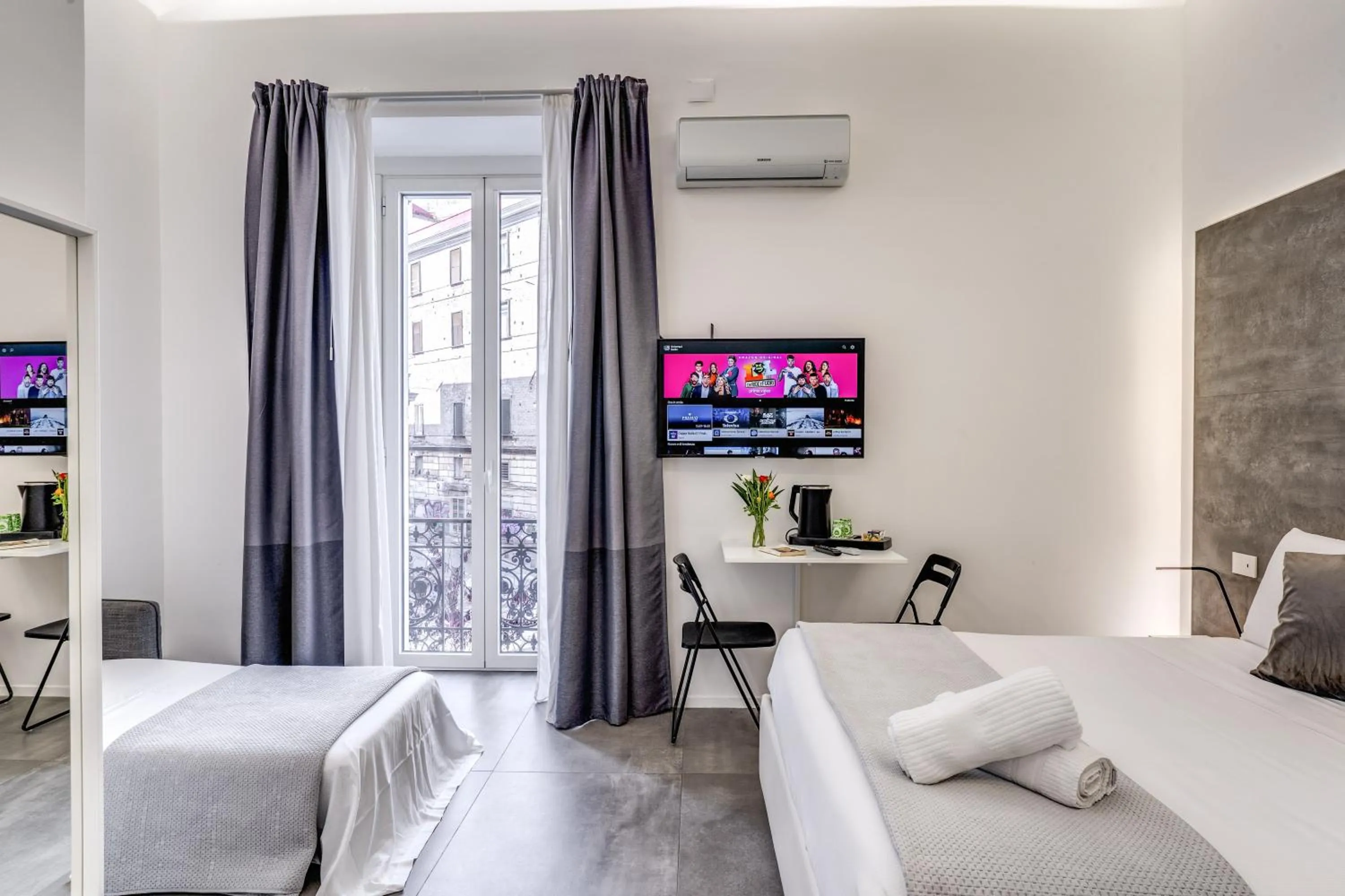 Bed in Gallery Suite Naples