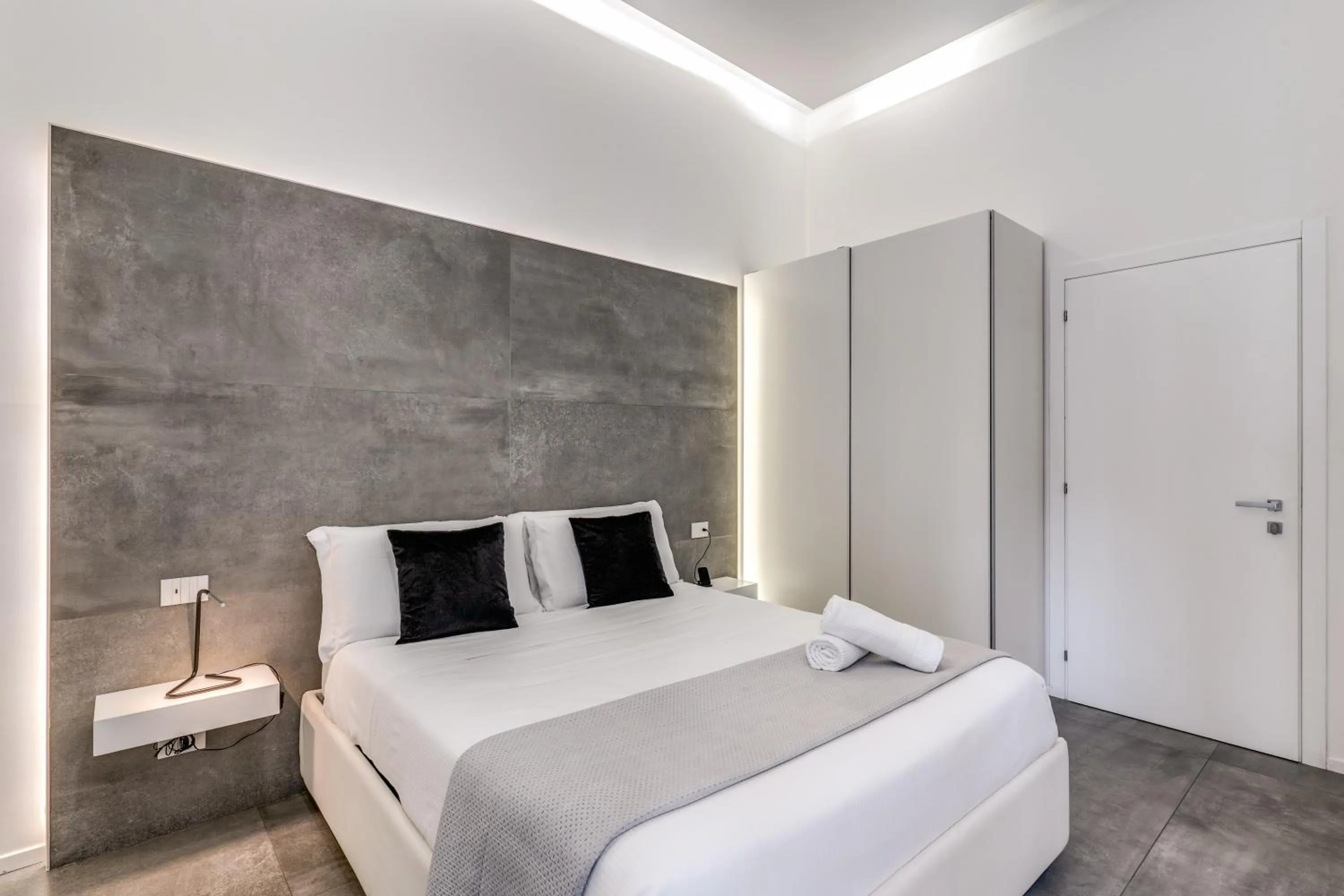 Bed in Gallery Suite Naples