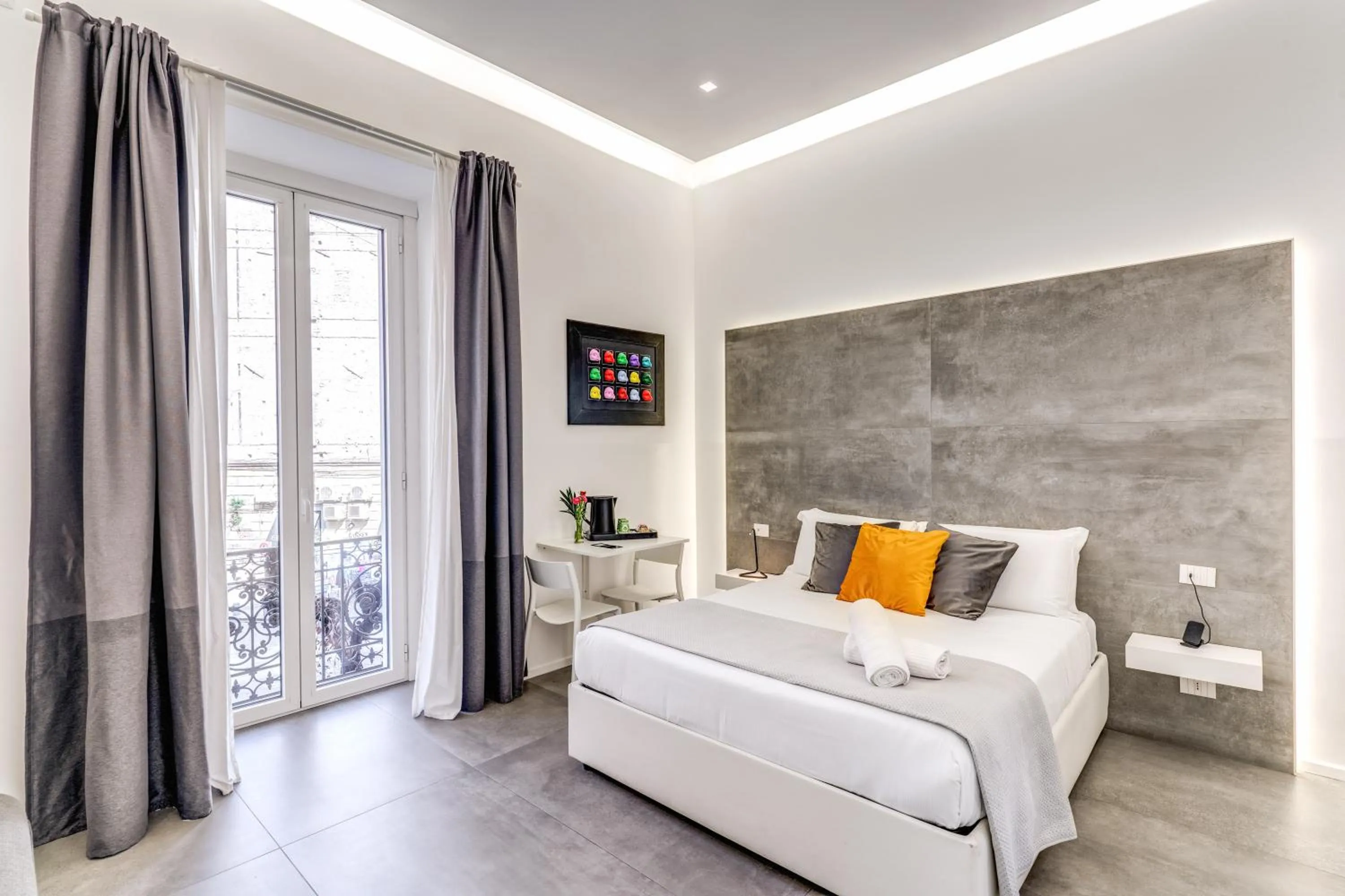 Bed in Gallery Suite Naples