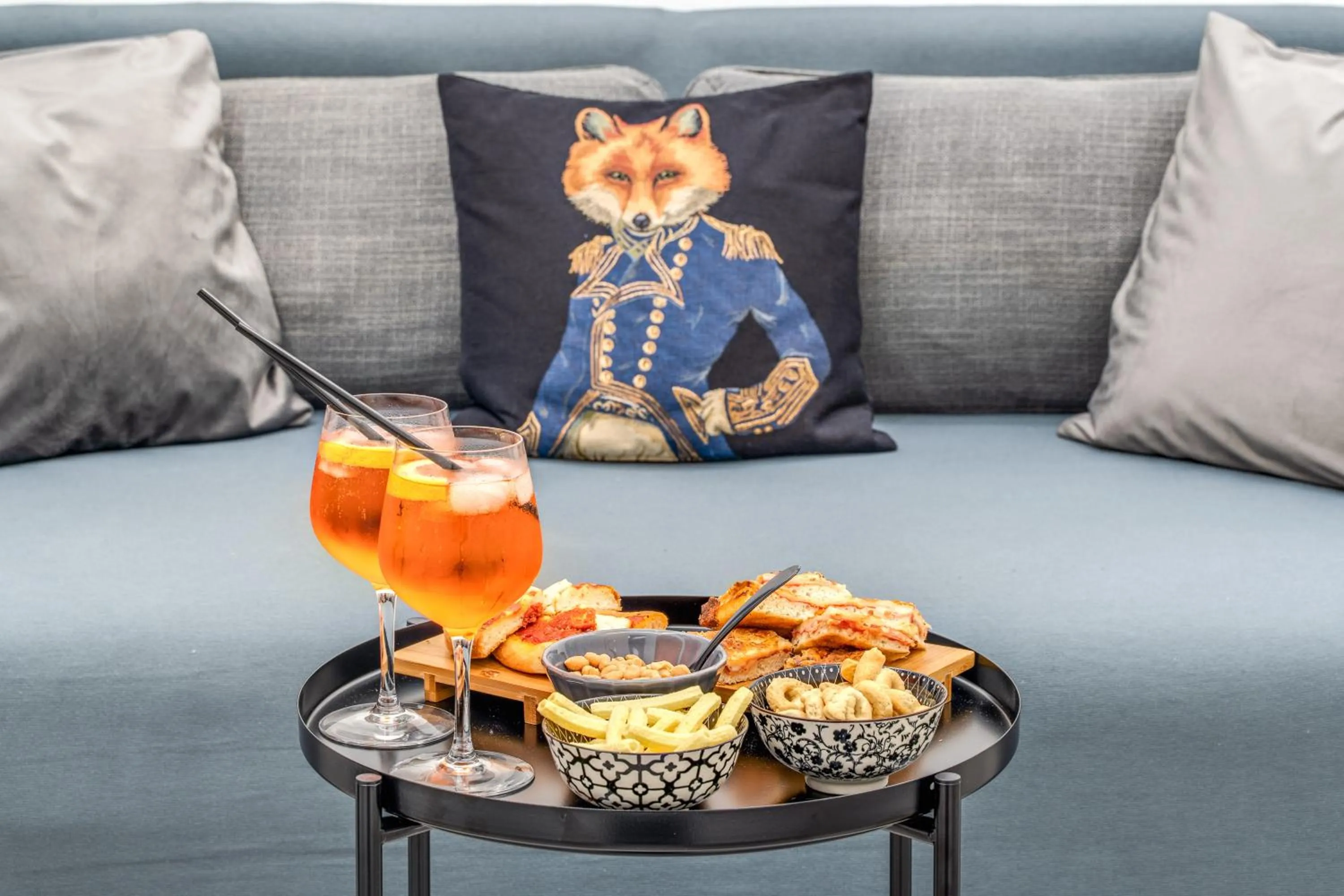 Food and drinks in Gallery Suite Naples