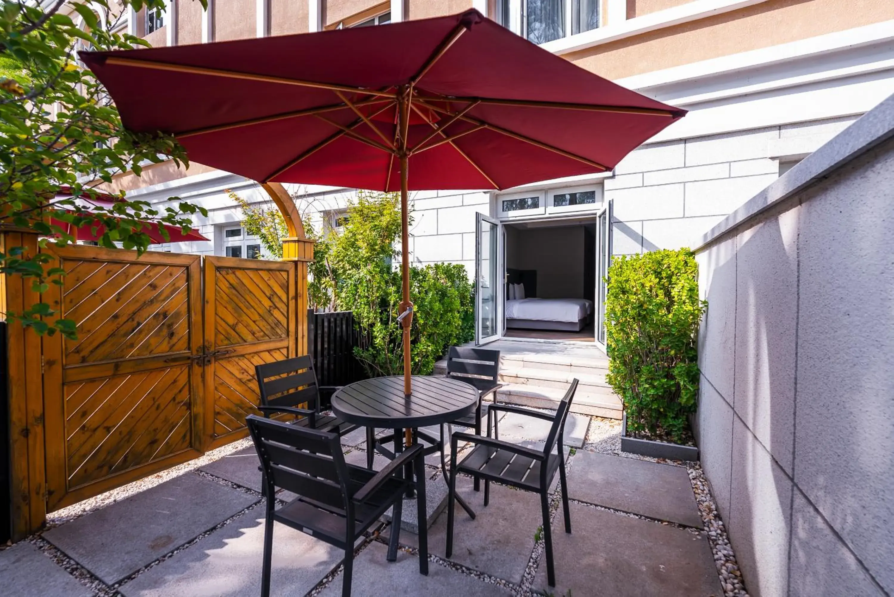 Standard Twin Room with Courtyard Access in Holiday Inn Express Beijing Badaling by IHG Standard Twin Room with Courtyard Access in Holiday Inn Express Beijing Badaling by IHG