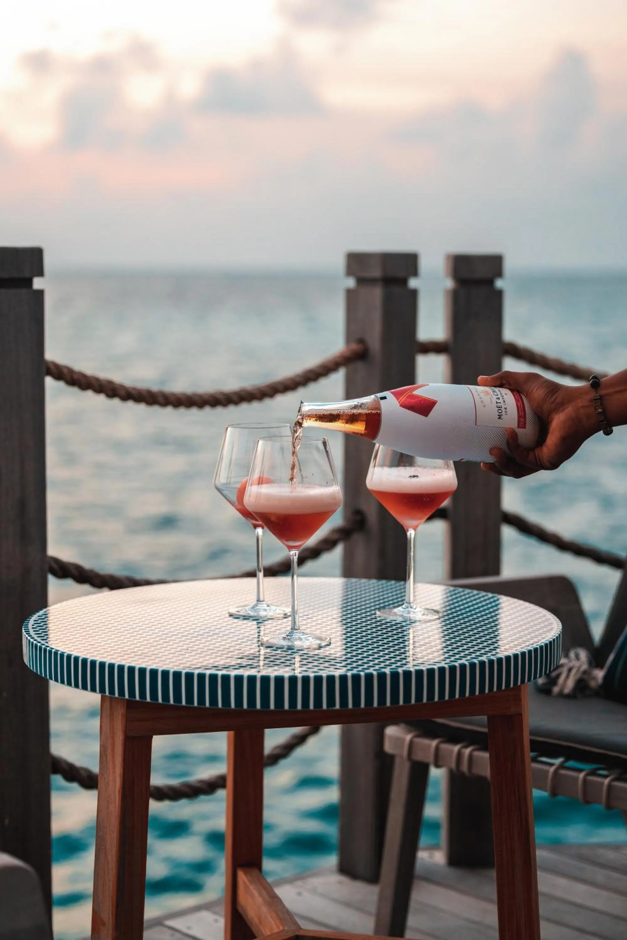 Restaurant/places to eat in Intercontinental Maldives Maamunagau Resort with Club benefits by IHG