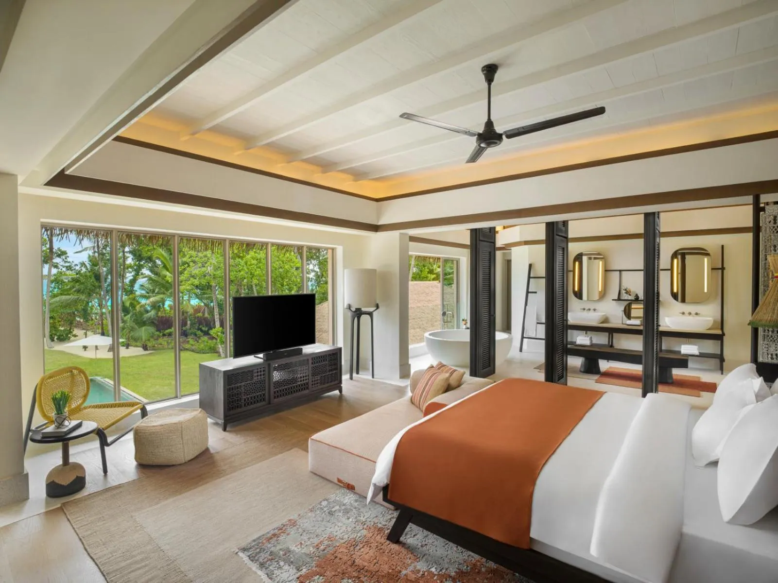 Bed in Intercontinental Maldives Maamunagau Resort with Club benefits by IHG