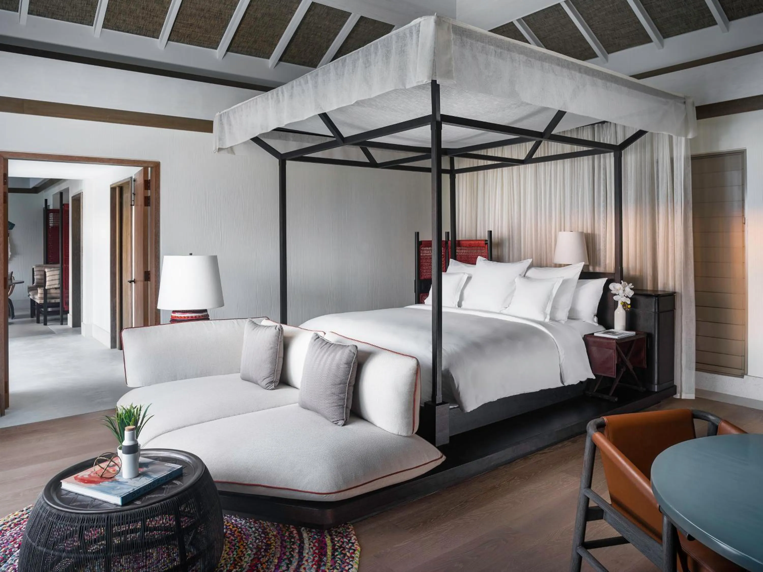 Photo of the whole room, Bed in Intercontinental Maldives Maamunagau Resort with Club benefits by IHG