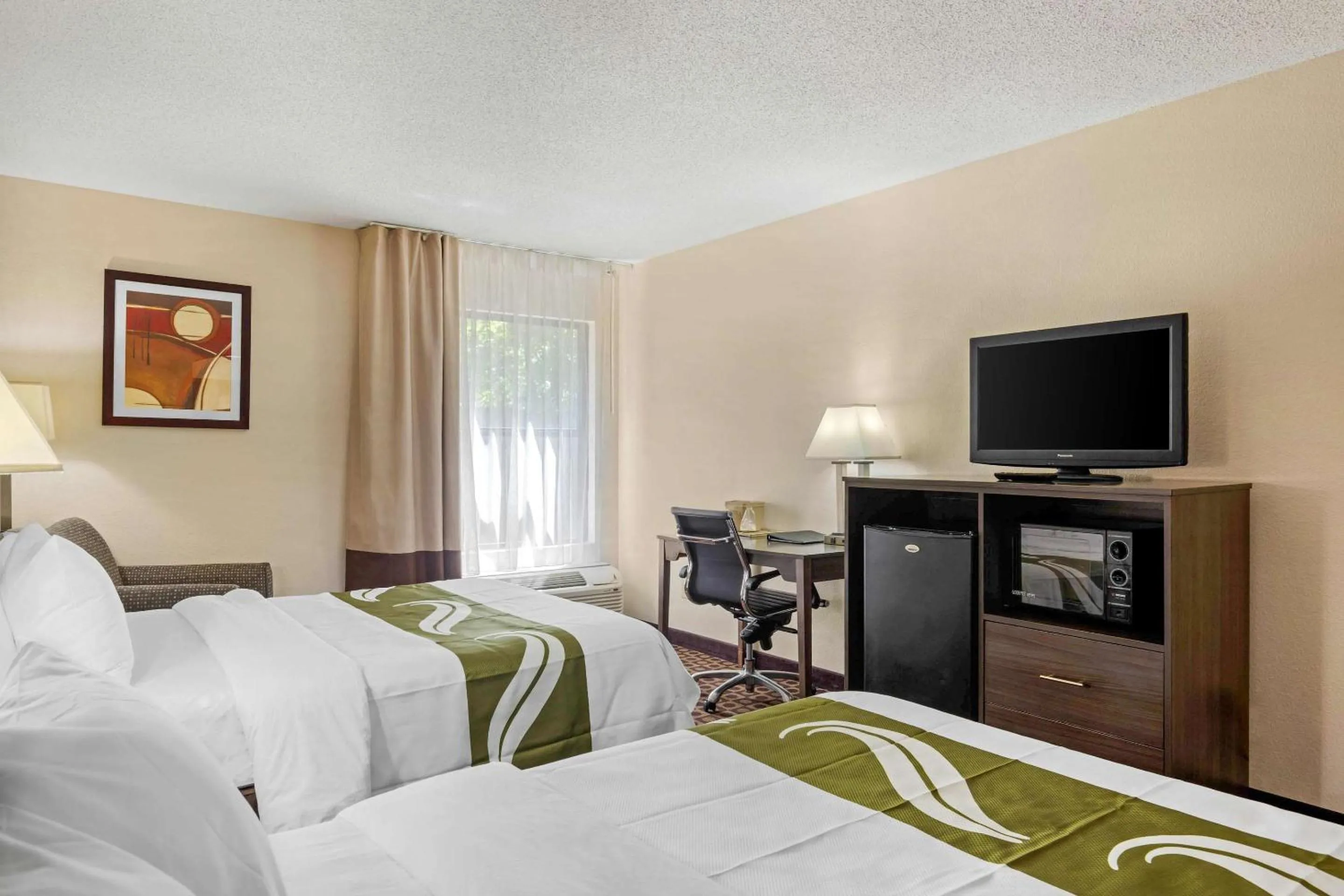 Bedroom, Bed in Quality Inn High Point - Archdale