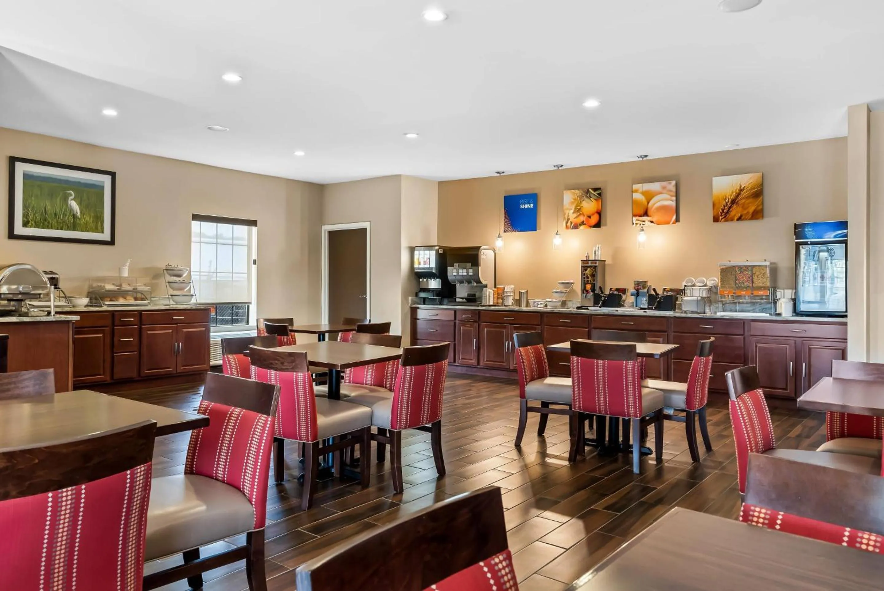 Breakfast in Comfort Suites near Camp Lejeune