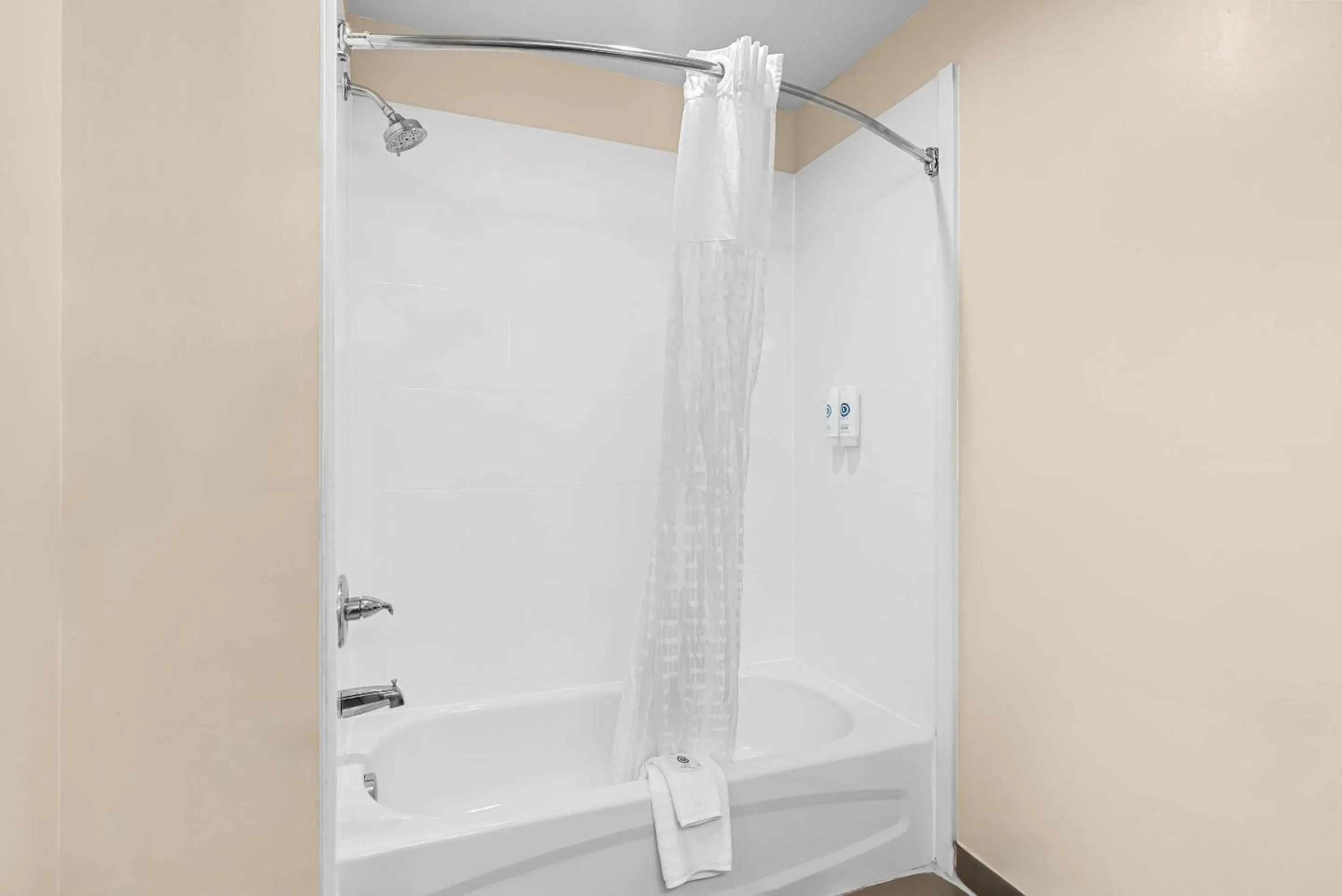 Bathroom in Comfort Suites near Camp Lejeune