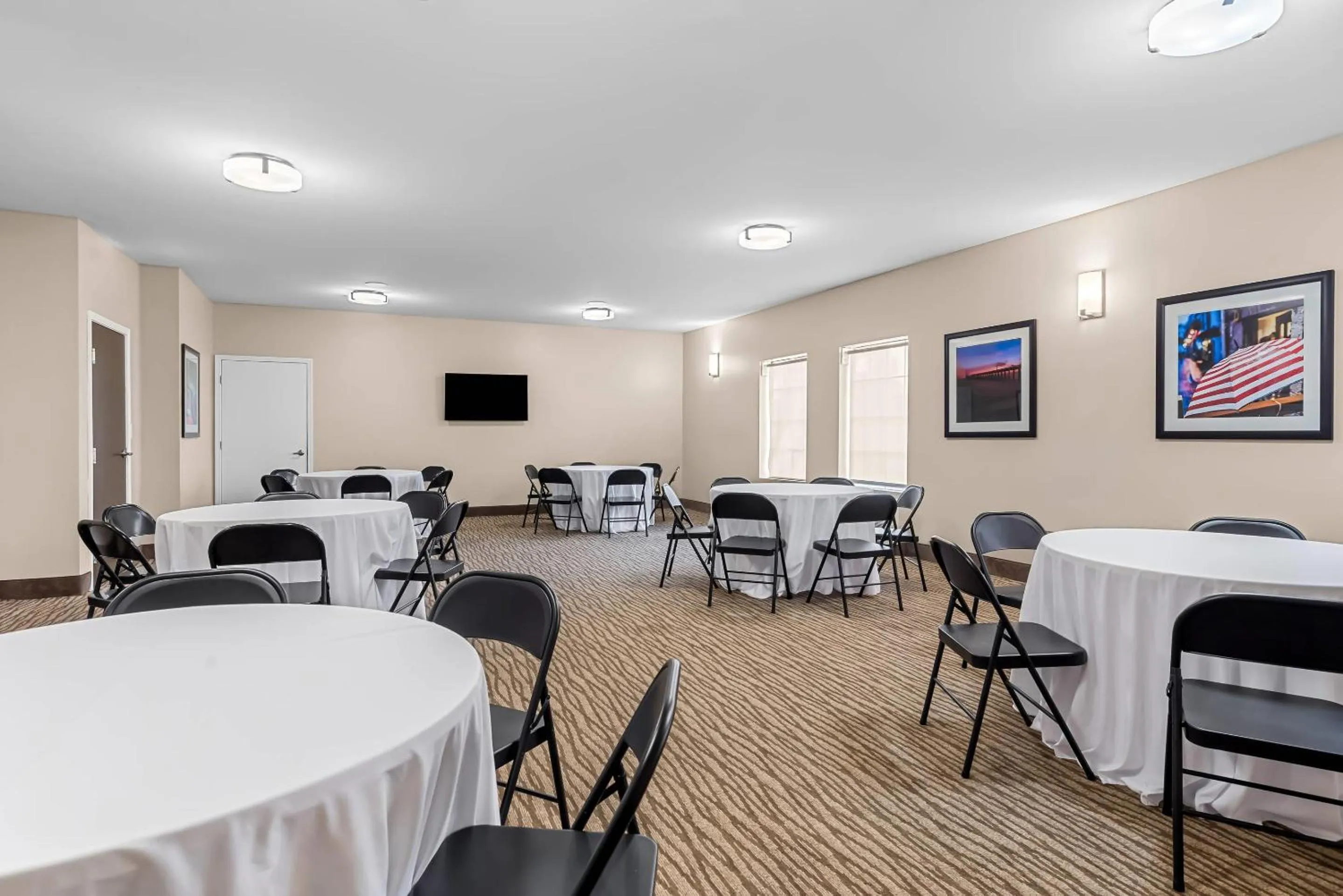 Meeting/conference room in Comfort Suites near Camp Lejeune