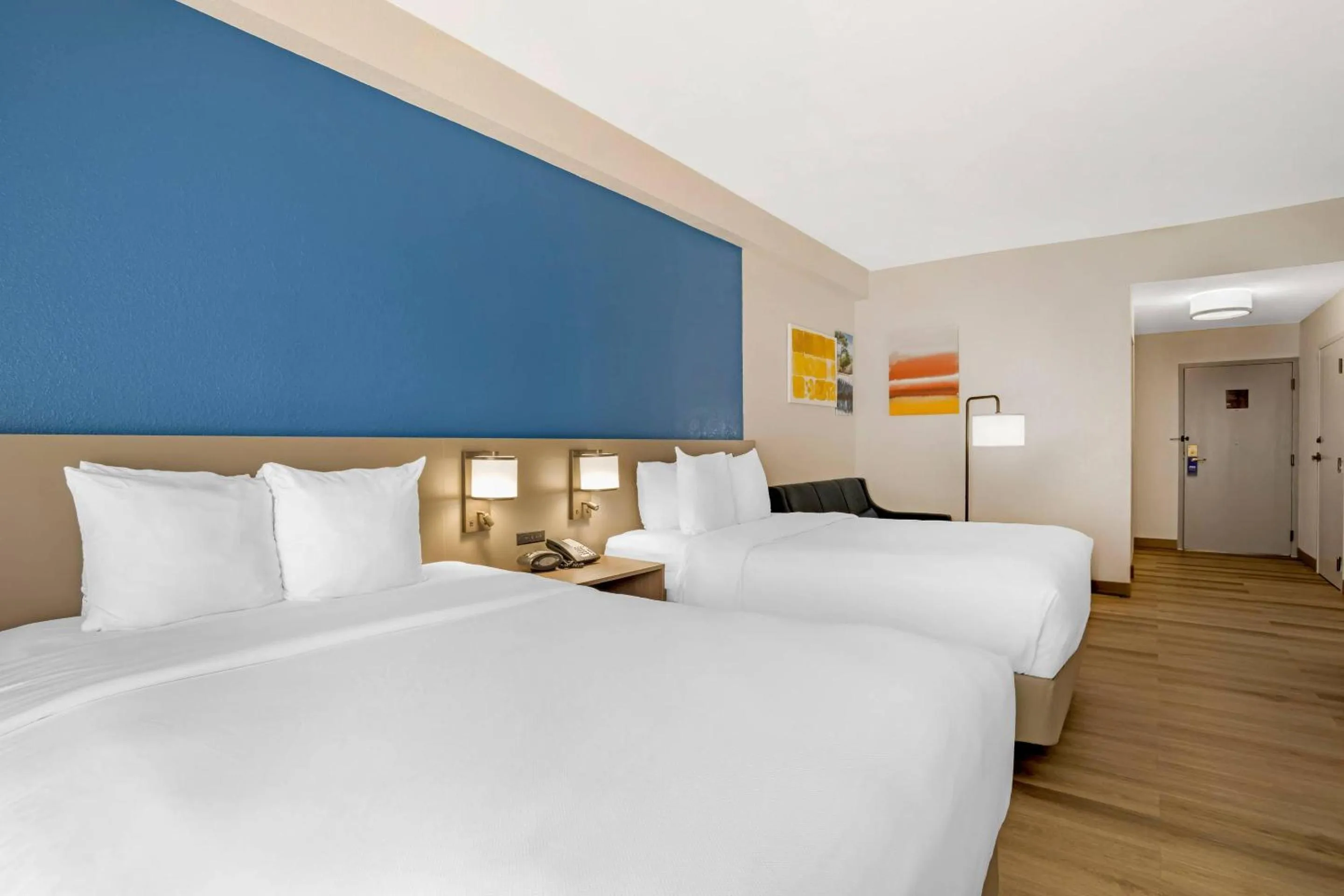 Bedroom, Bed in Comfort Suites Gastonia - Charlotte