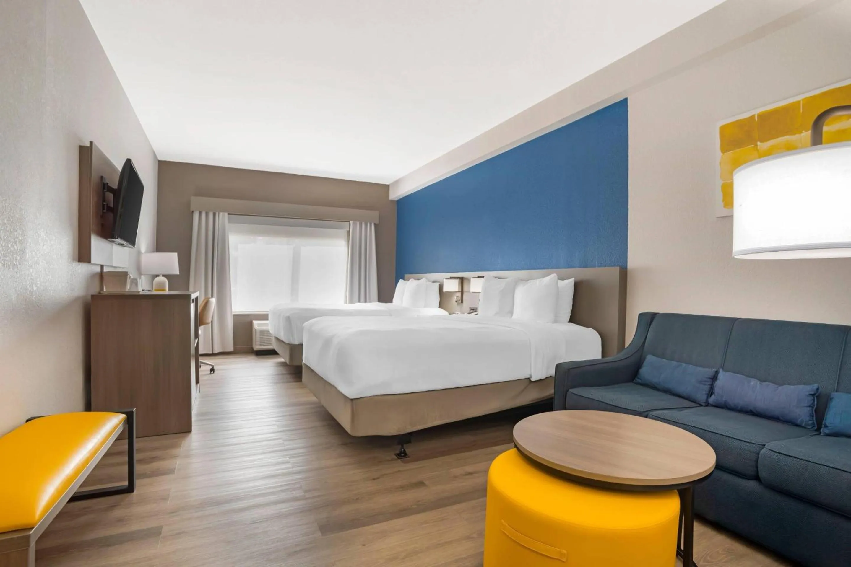 Bedroom, Bed in Comfort Suites Gastonia - Charlotte