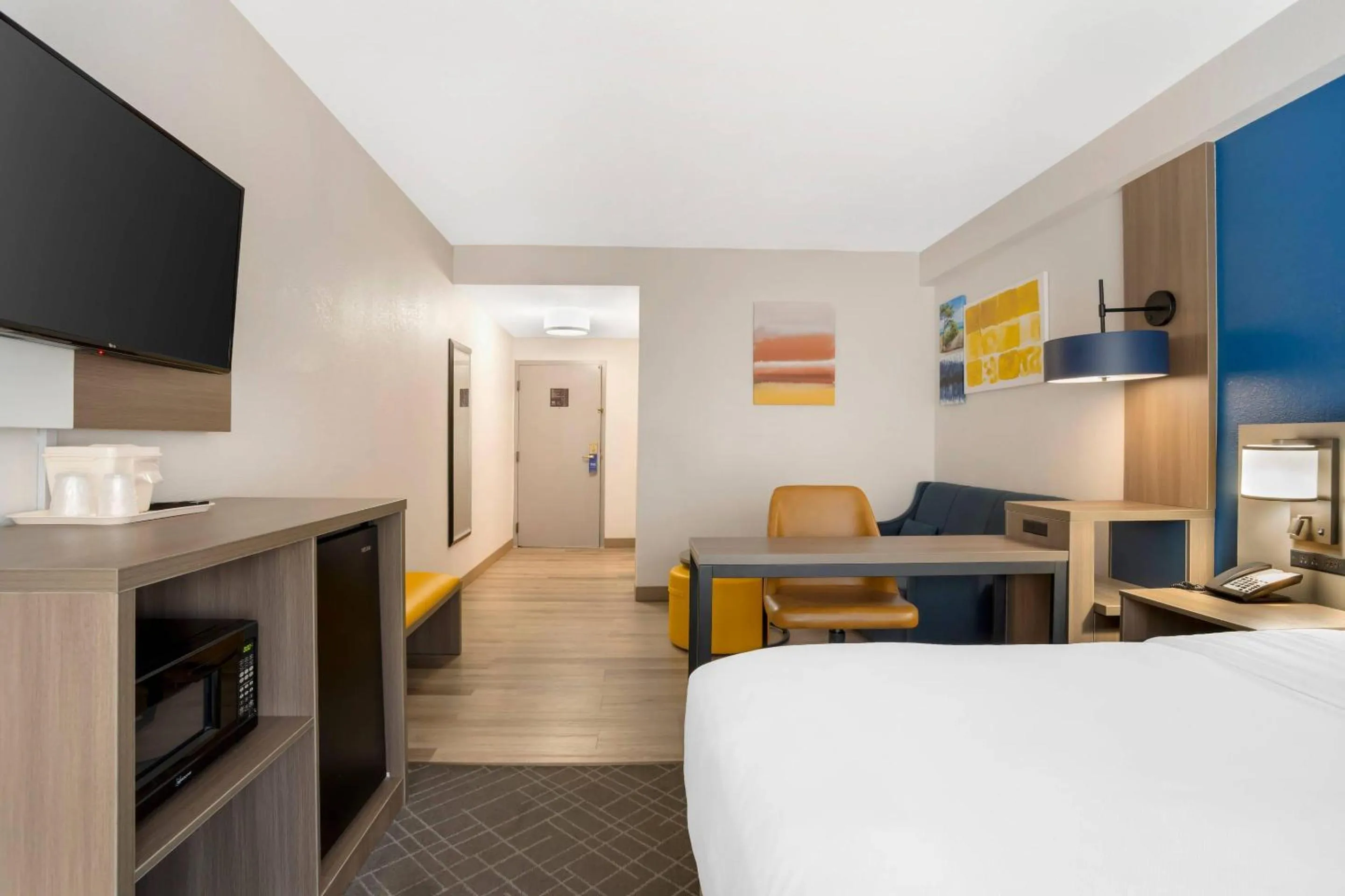 Bedroom, Bed in Comfort Suites Gastonia - Charlotte