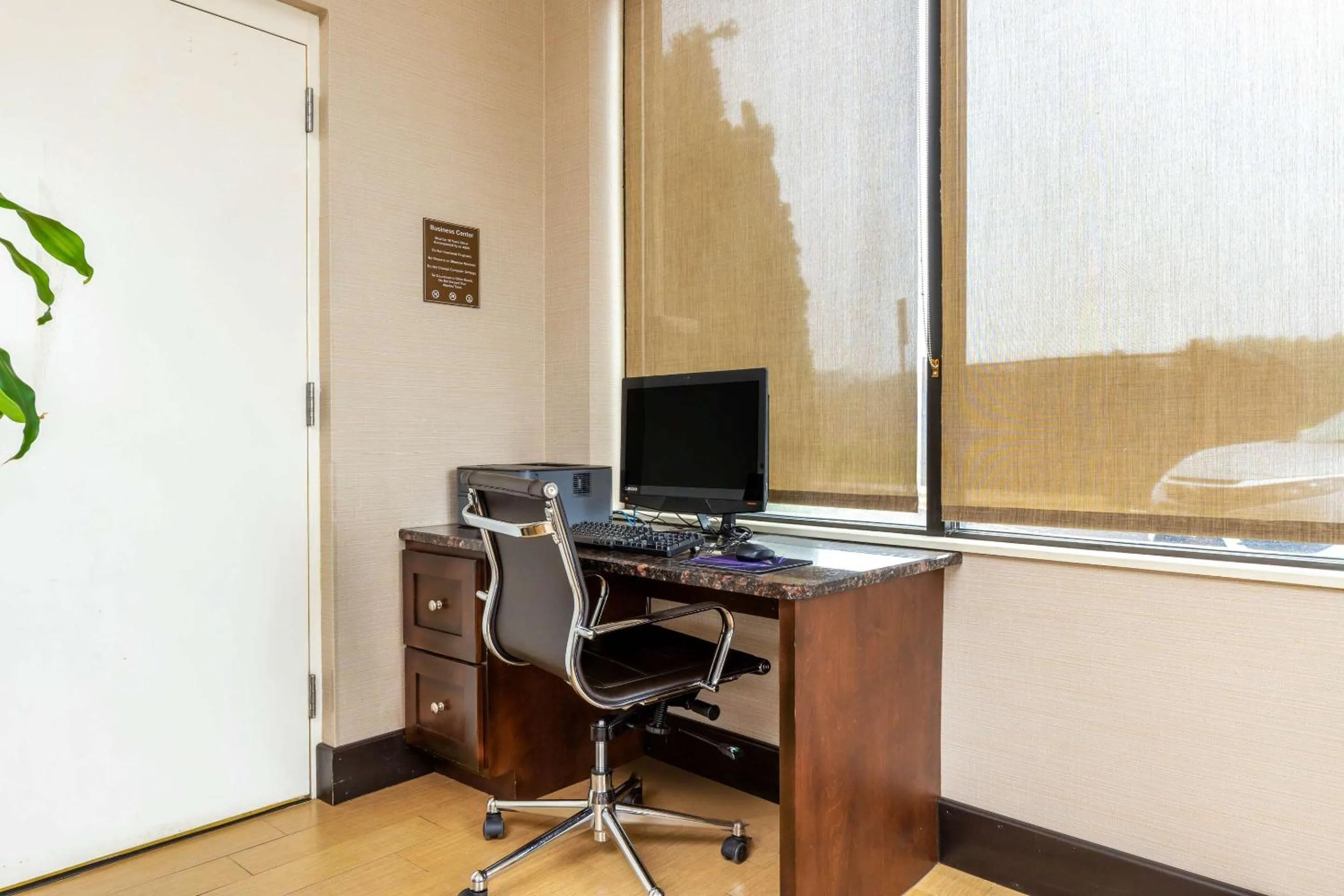 Business facilities in Comfort Inn North of Asheville