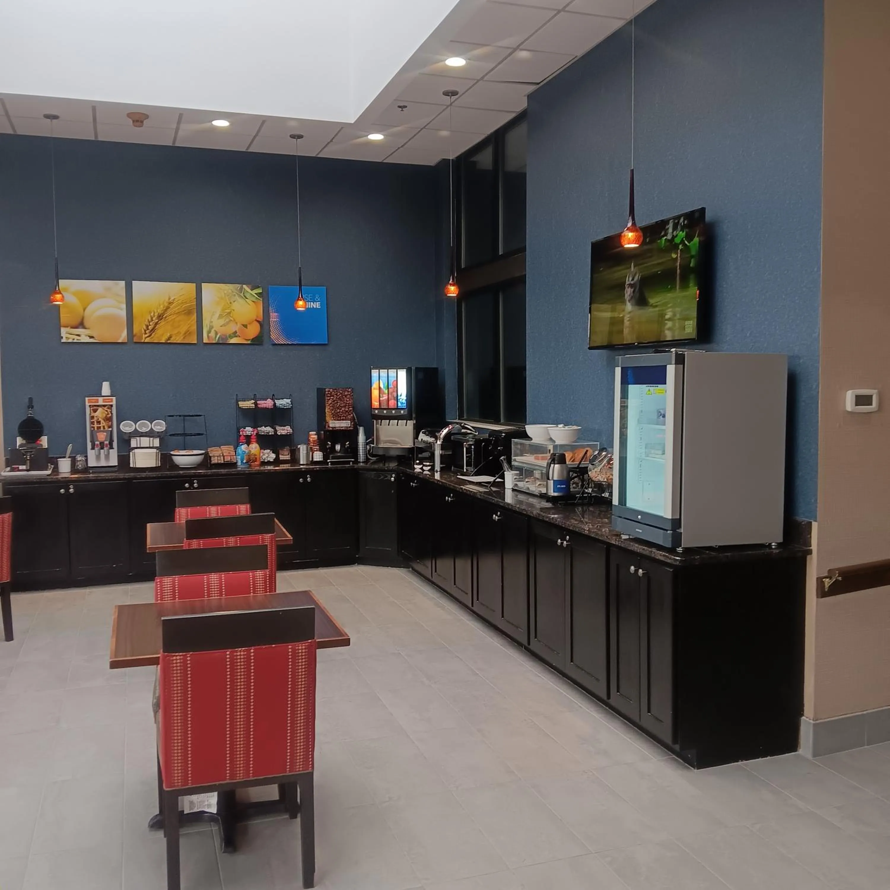 Breakfast in Comfort Inn North of Asheville