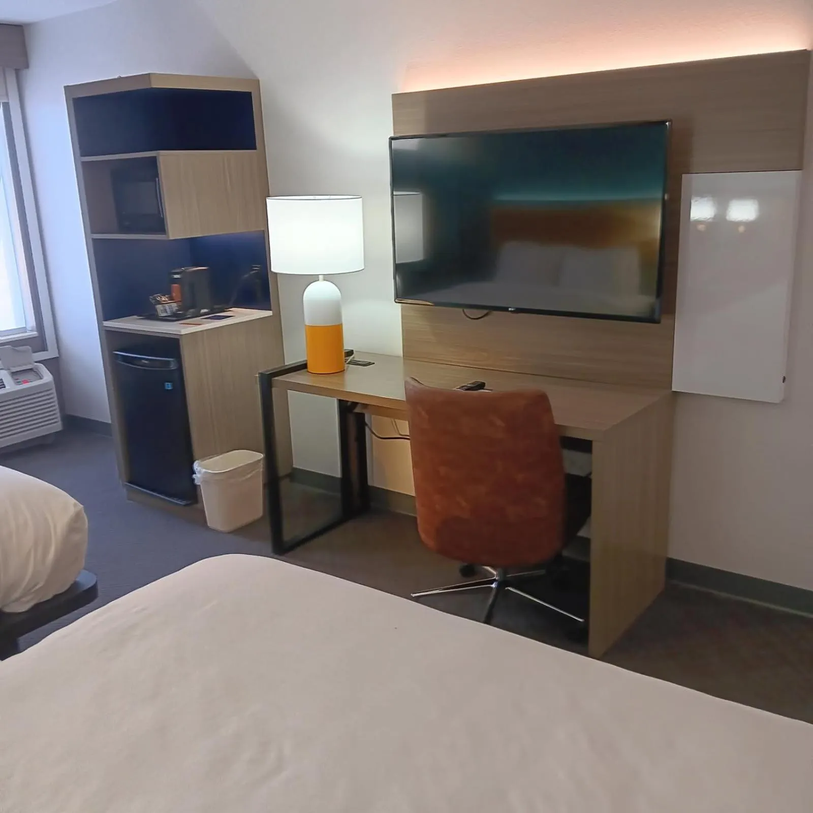 Bedroom, Bed in Comfort Inn North of Asheville