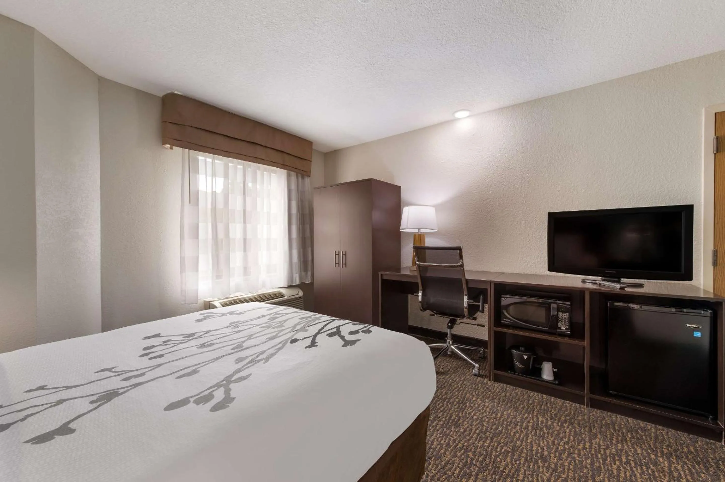 Bedroom, Bed in Sleep Inn Northlake