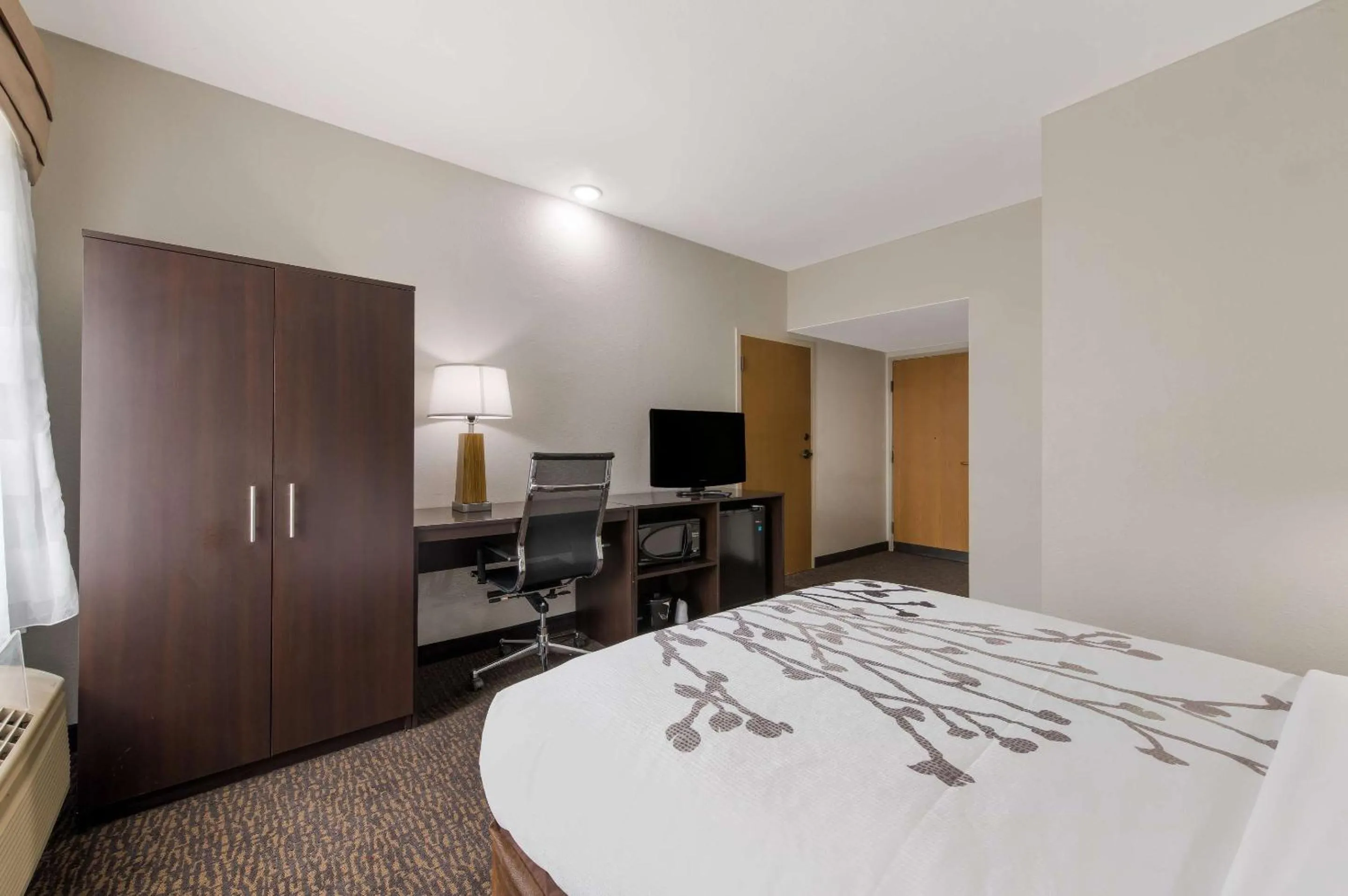 Bedroom, Bed in Sleep Inn Northlake