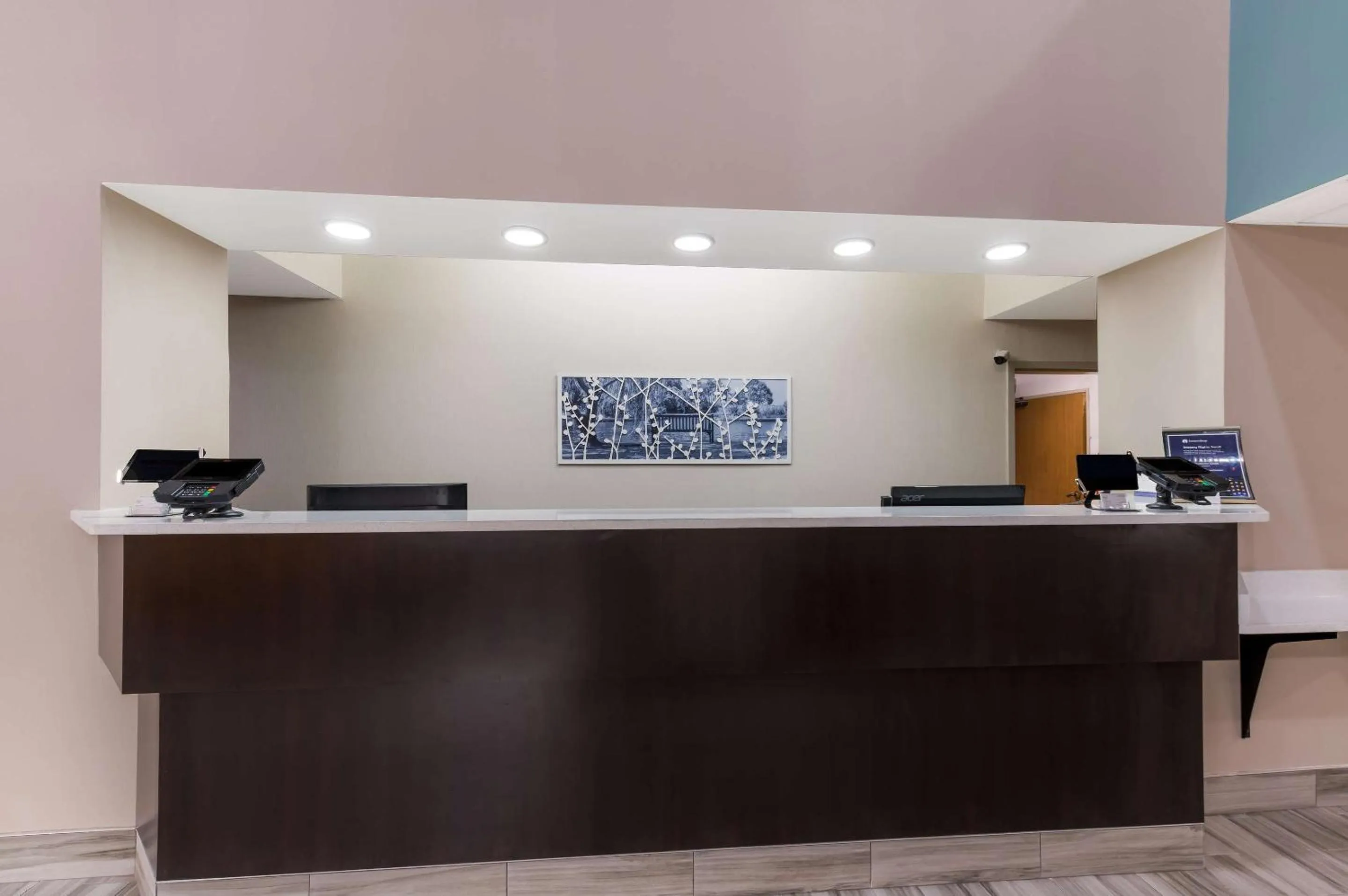 Lobby or reception in Sleep Inn Northlake