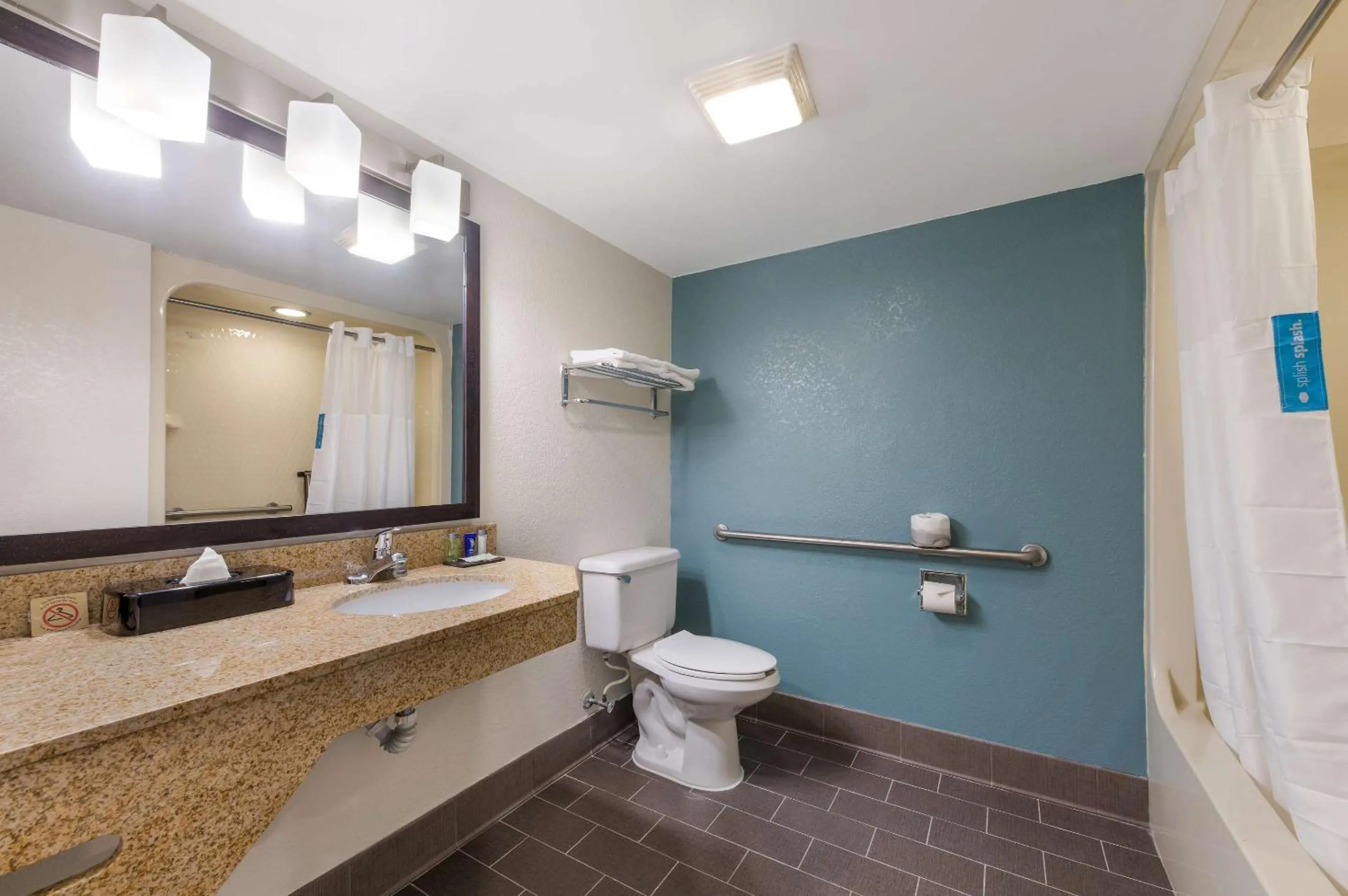 Bedroom in Sleep Inn Northlake