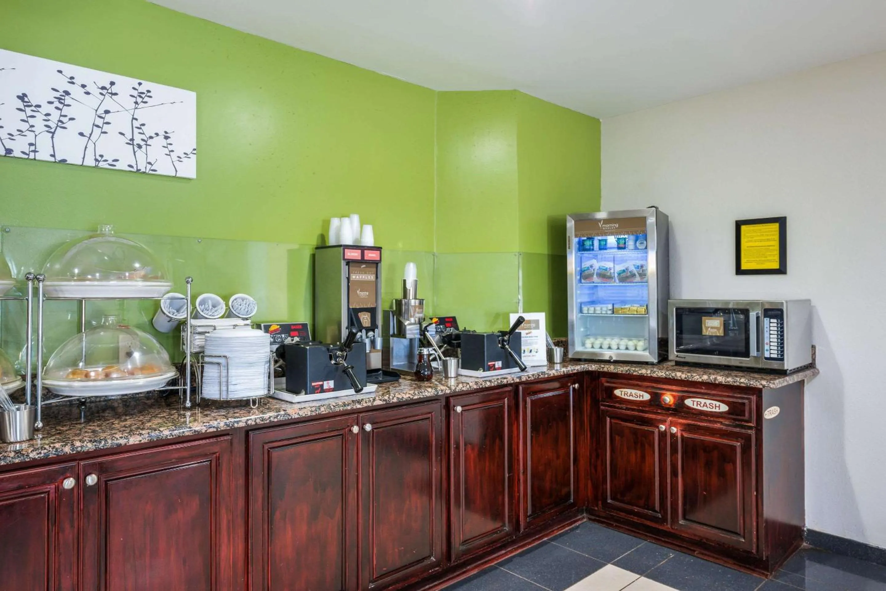 Restaurant/places to eat in Sleep Inn Statesville I-40