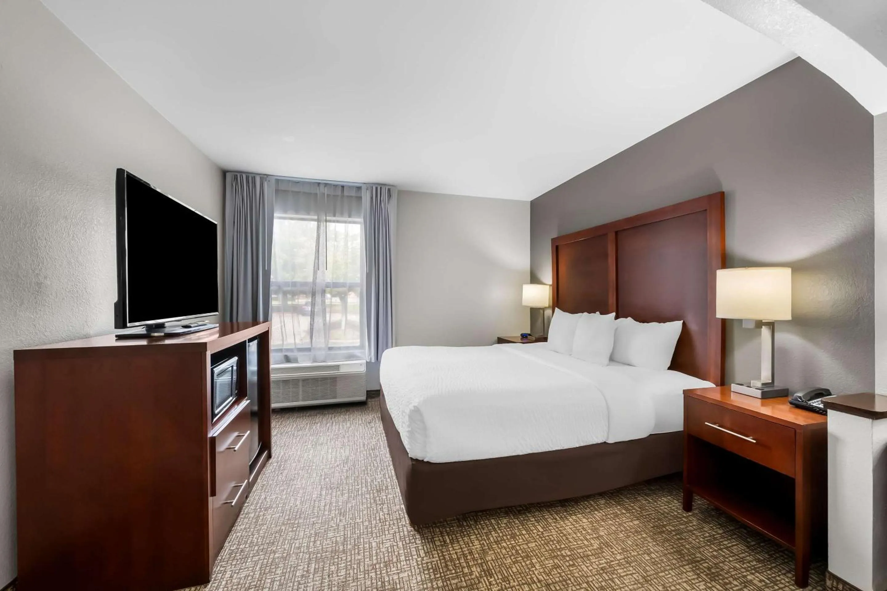 Bedroom, Bed in Clarion Pointe Apex - Holly Springs