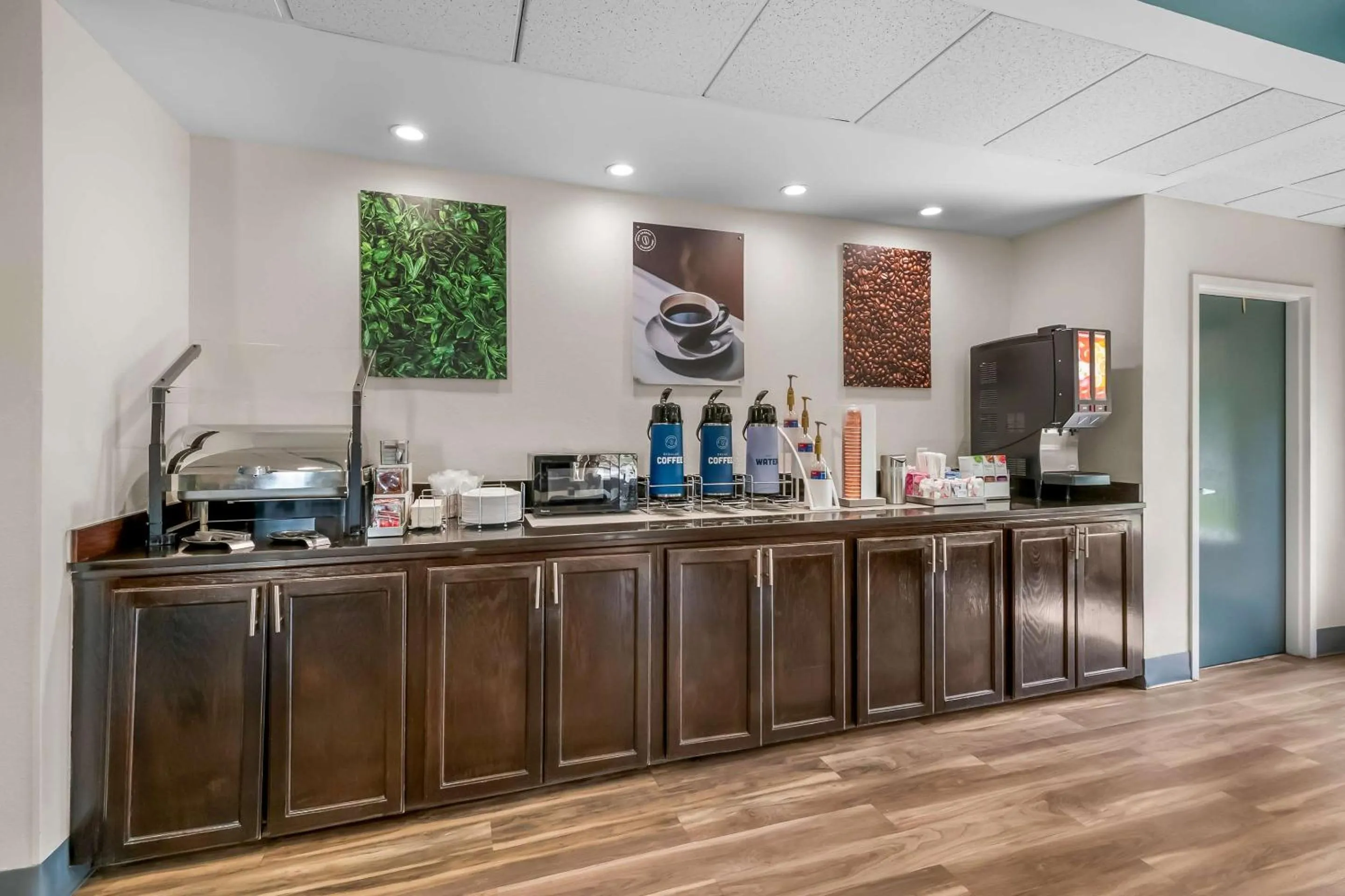 Breakfast in Clarion Pointe Apex - Holly Springs