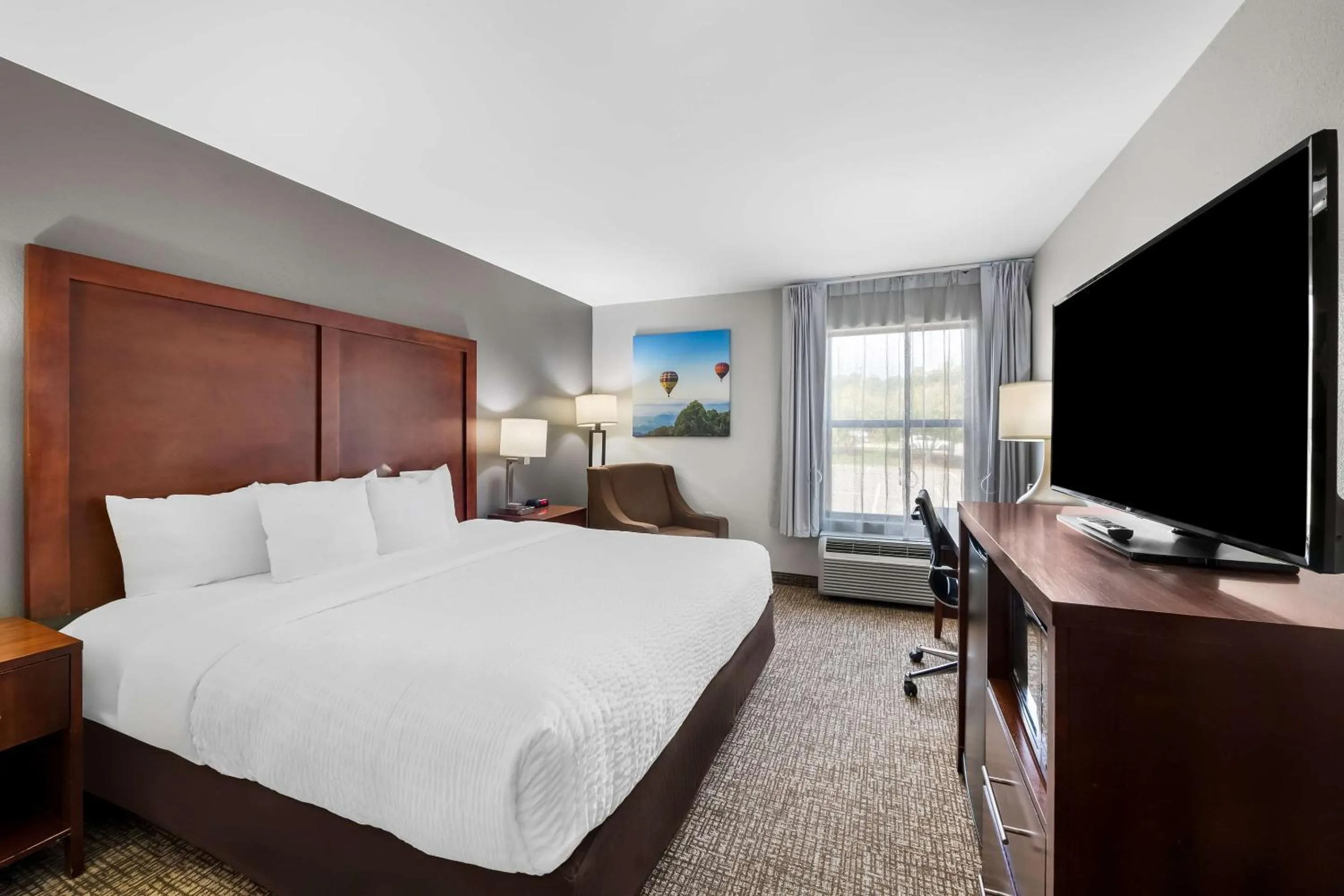 Bedroom, Bed in Clarion Pointe Apex - Holly Springs