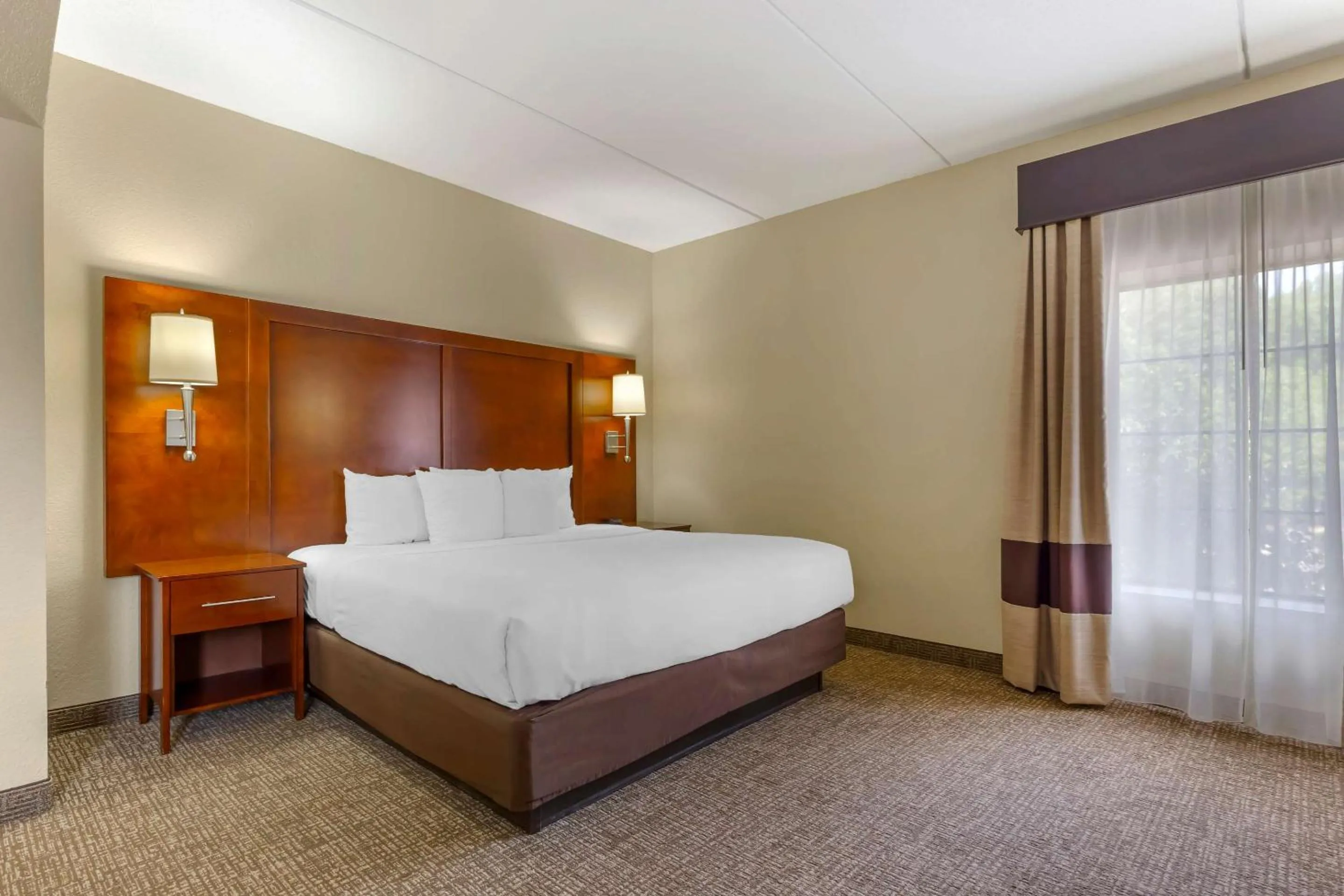 Bedroom, Bed in Comfort Suites Regency Park