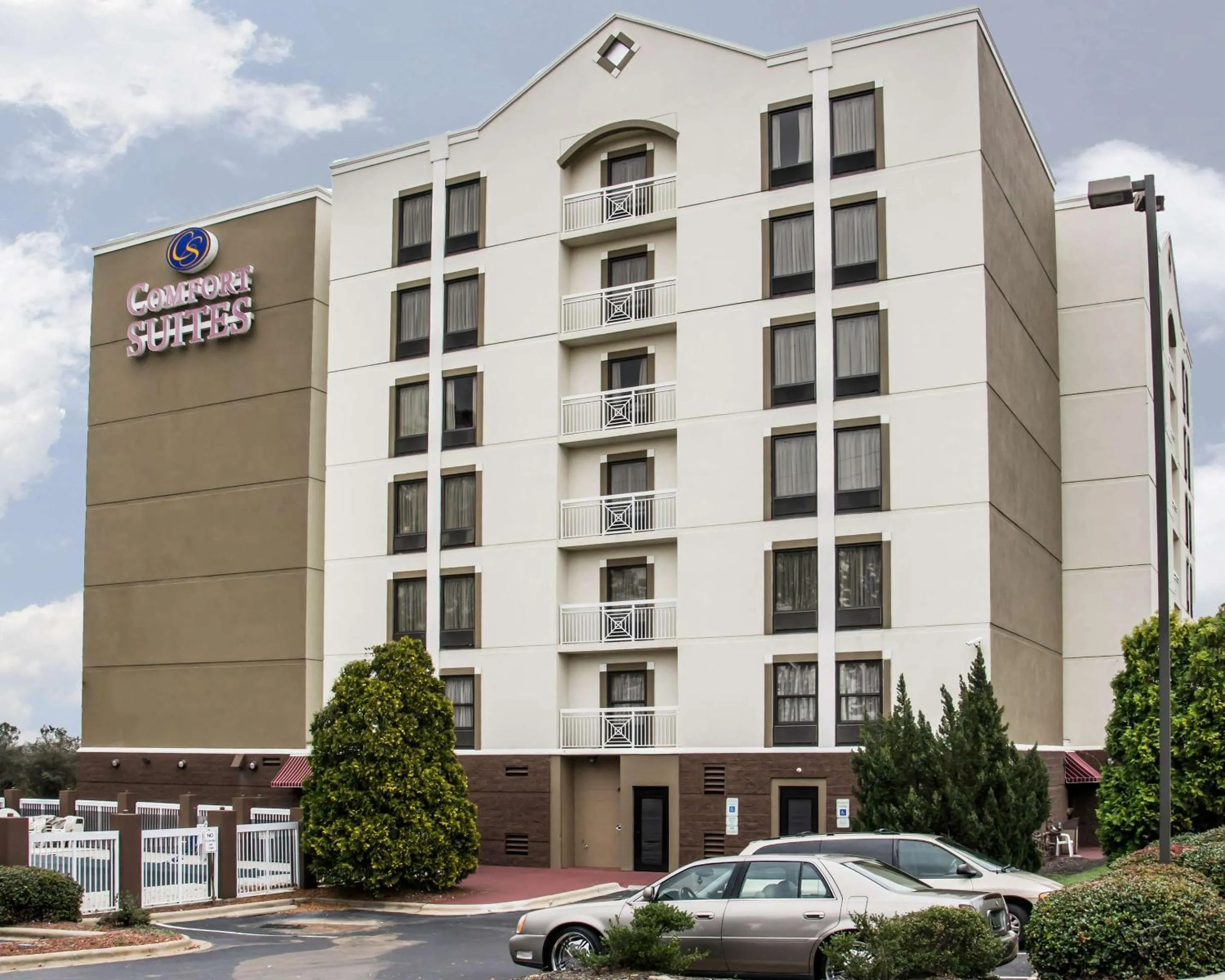 Property building in Comfort Suites University - Research Park
