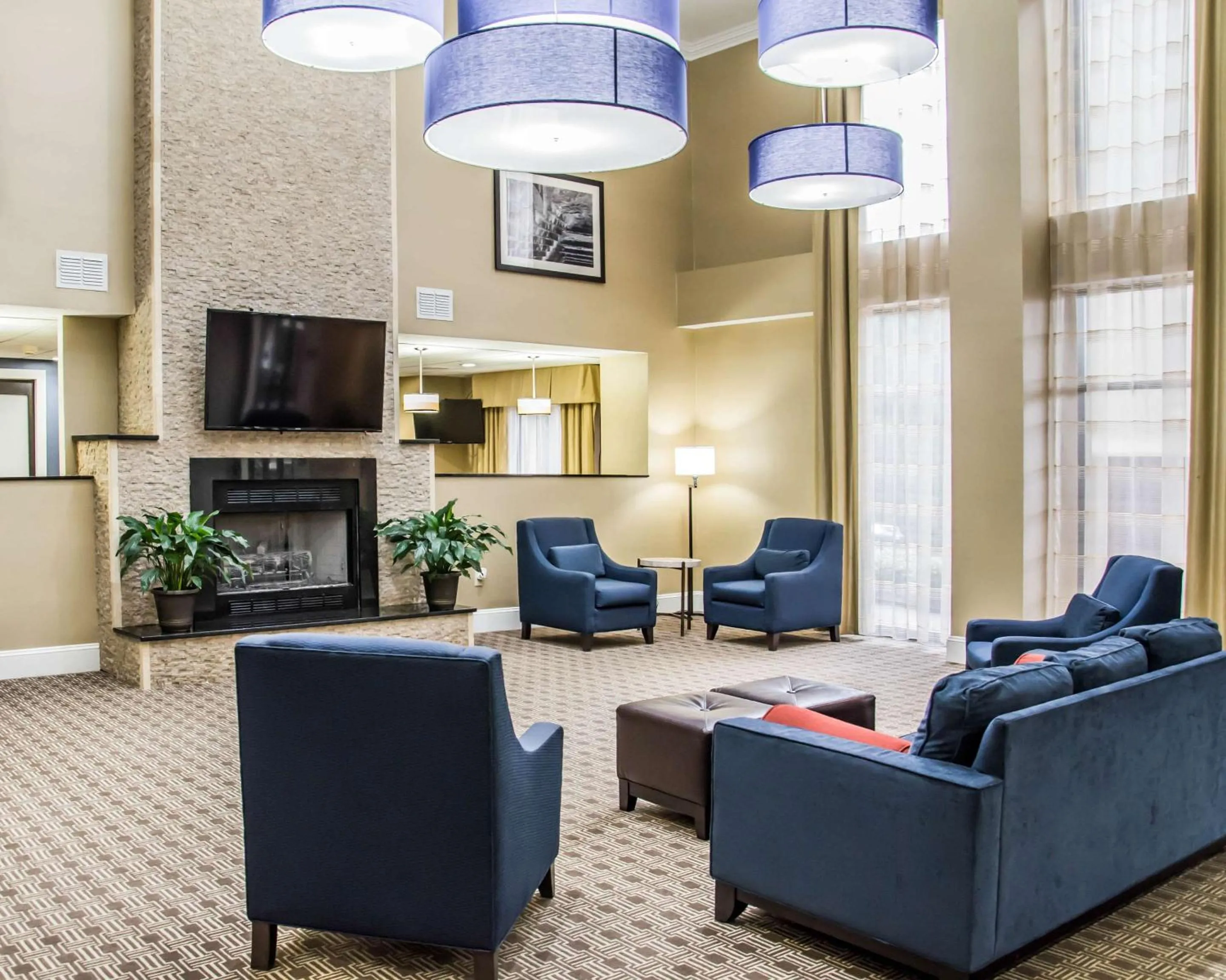Lobby or reception in Comfort Suites University - Research Park