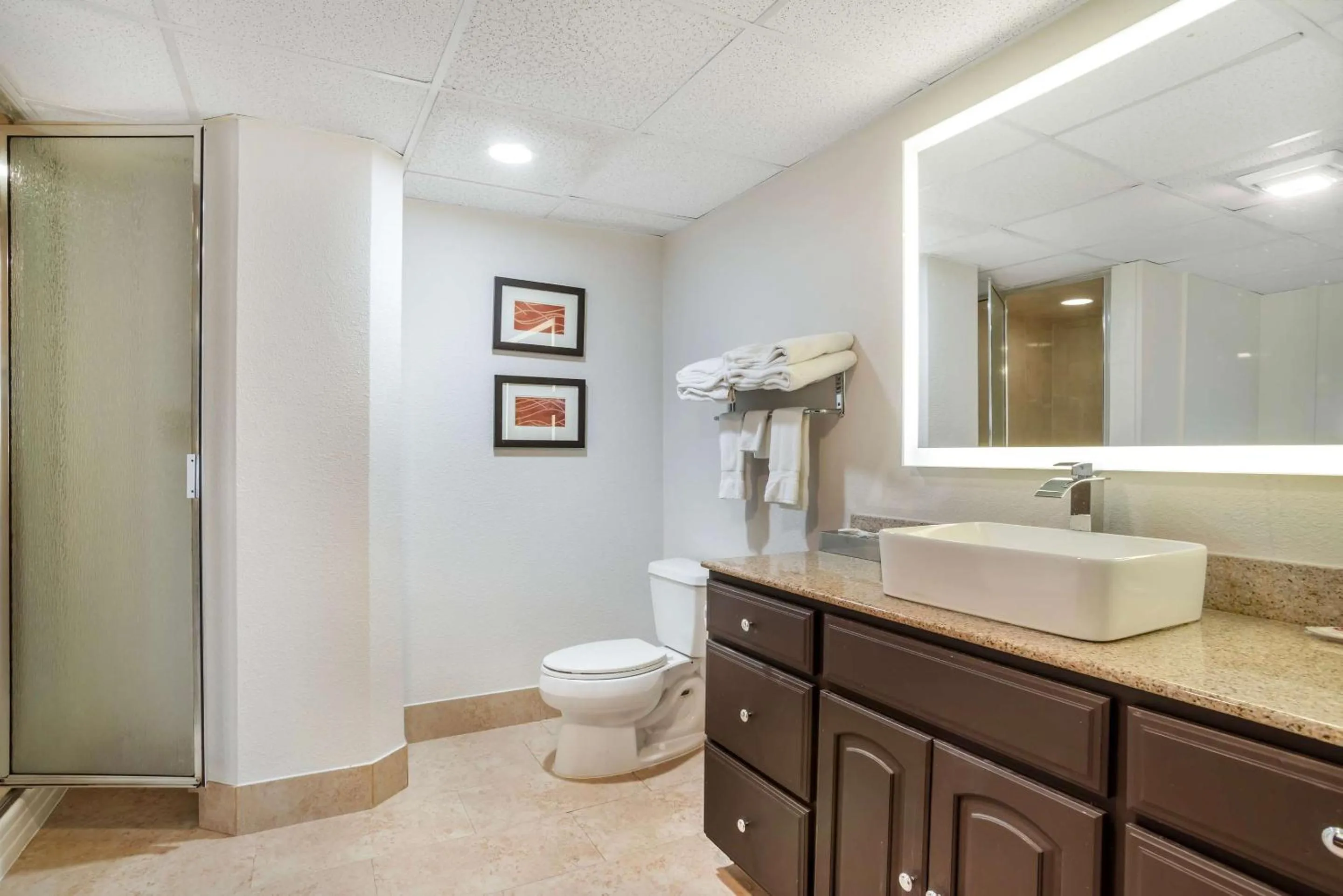 Bedroom in Comfort Inn & Suites Lake Norman