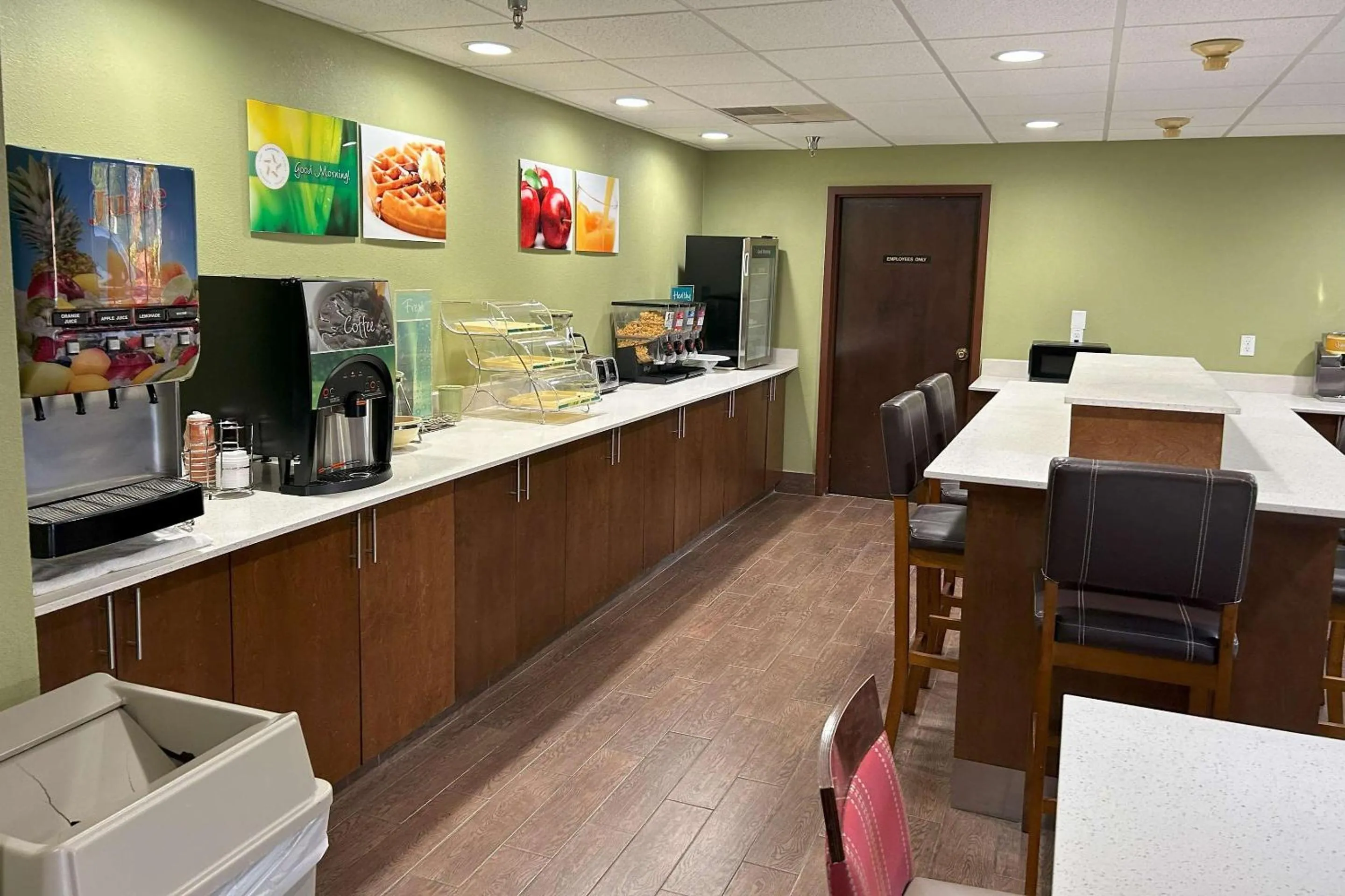 Breakfast in Quality Inn & Suites Tarboro - Kingsboro