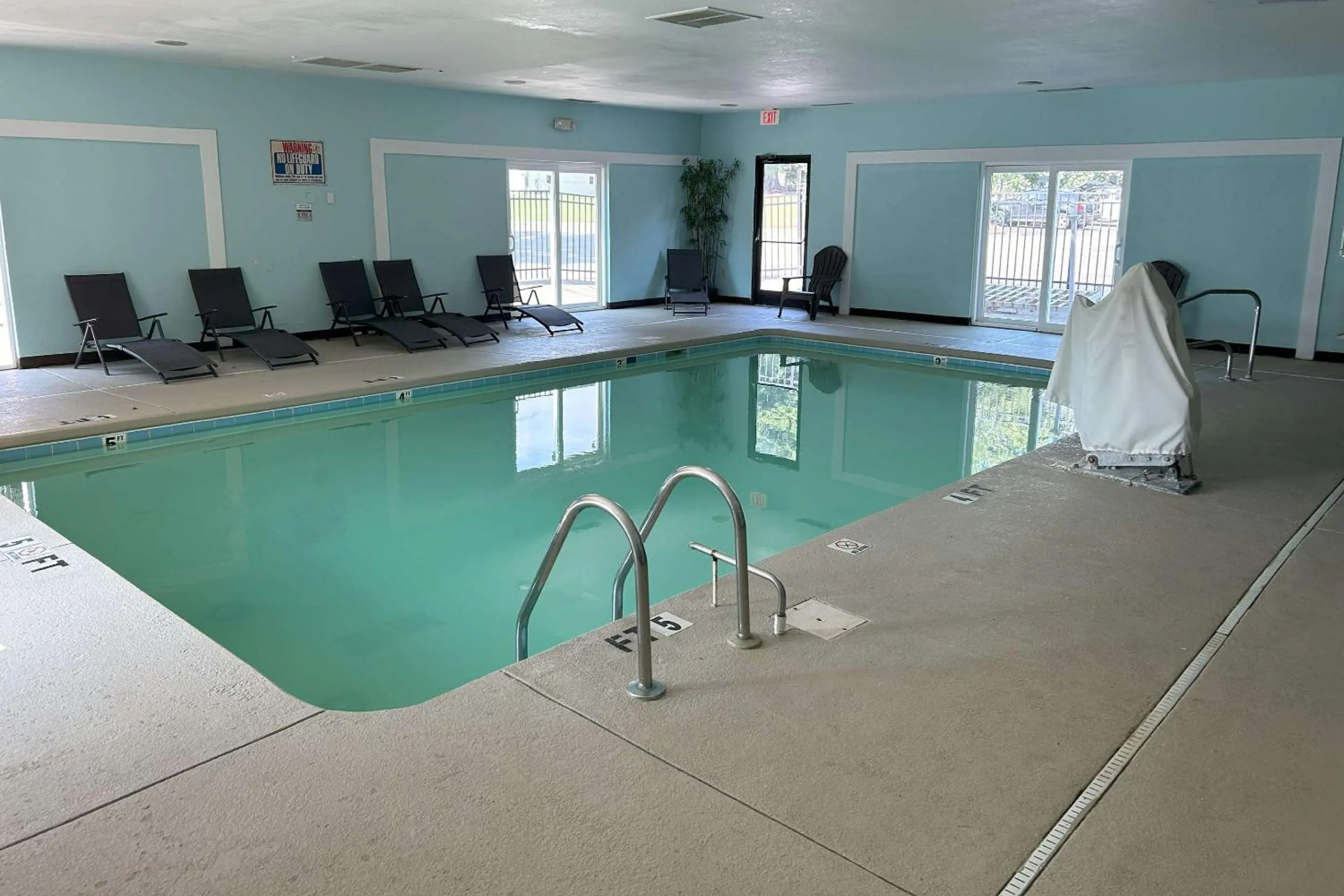 Swimming pool in Sleep Inn Wilson near I-95