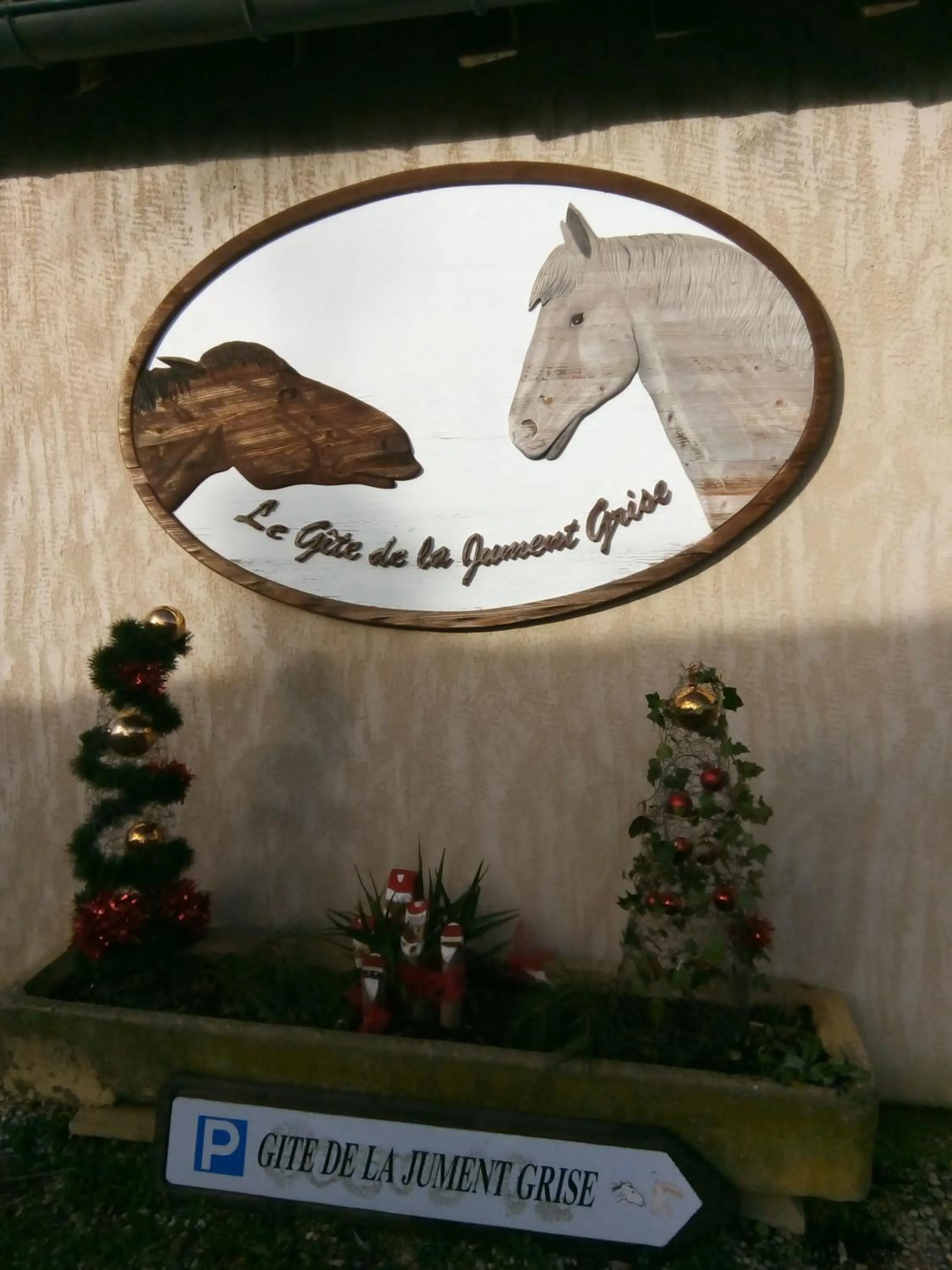 Property logo or sign in Chambre d'Hôtes Familiale la Jument Grise