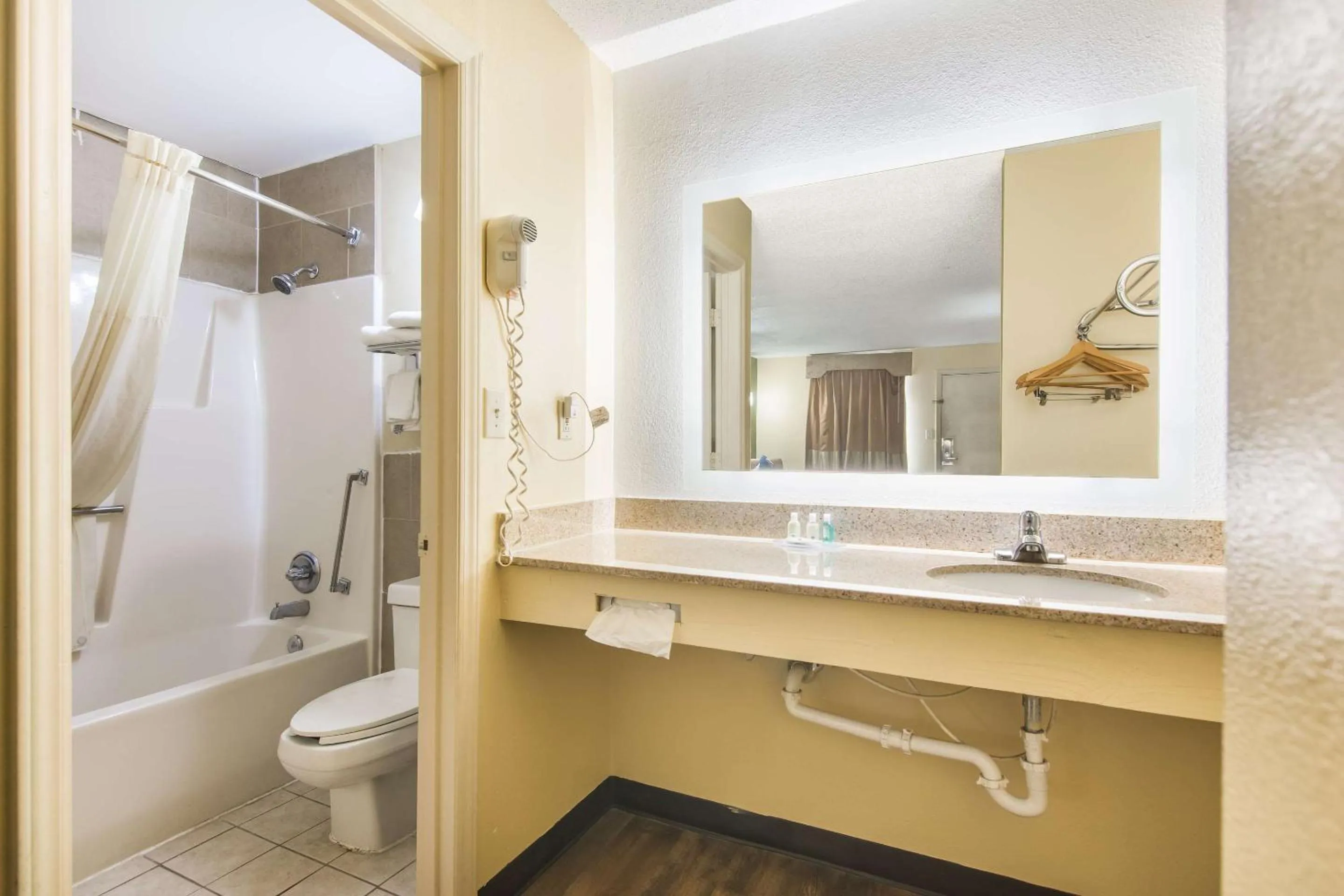 Bedroom in Quality Inn Kings Mountain