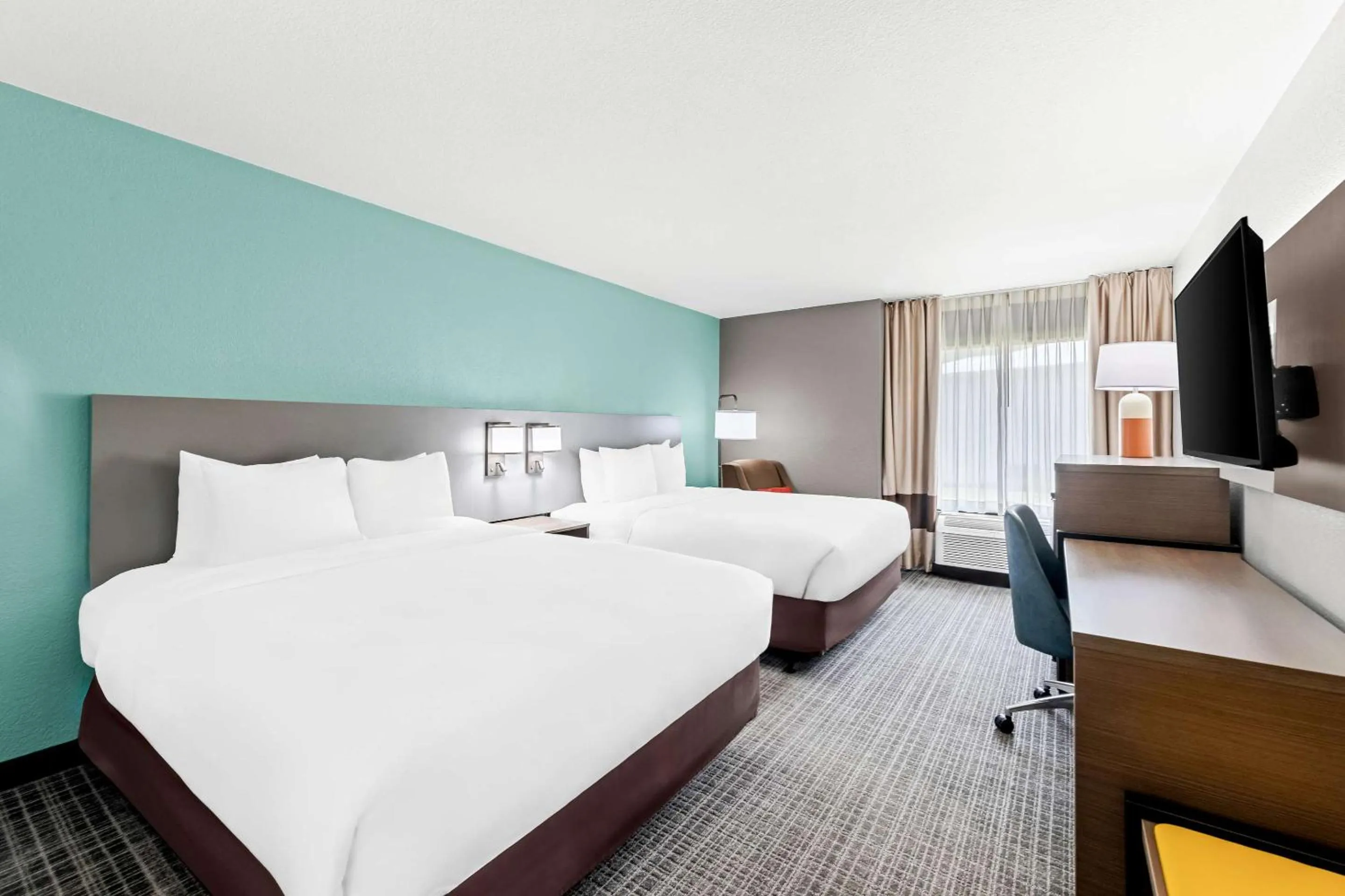 Bedroom, Bed in Comfort Inn near Great Smoky Mountain National Park